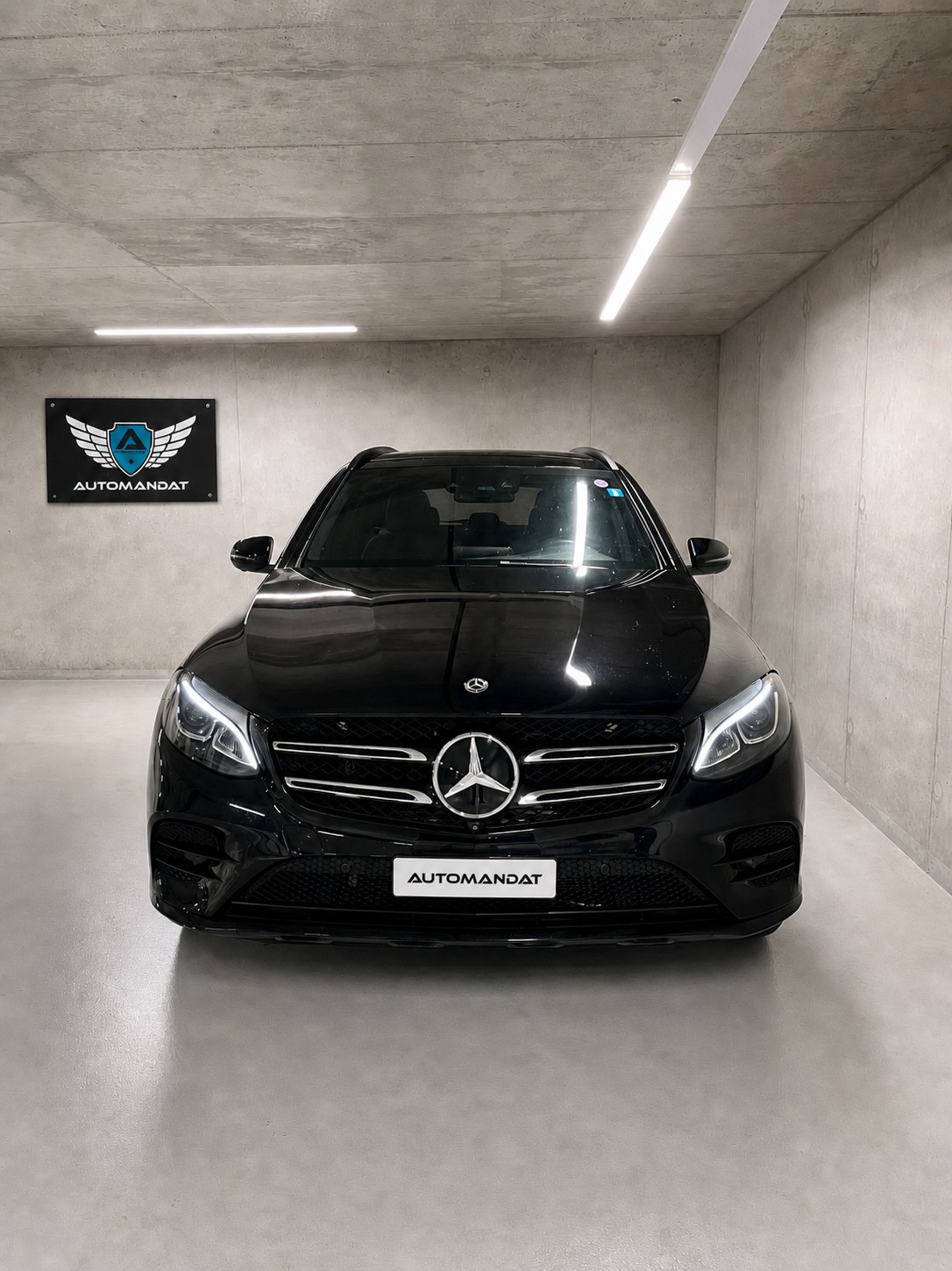 MERCEDES-BENZ GLC 350 e AMG Line 4Matic 7G-Tronic-image-8