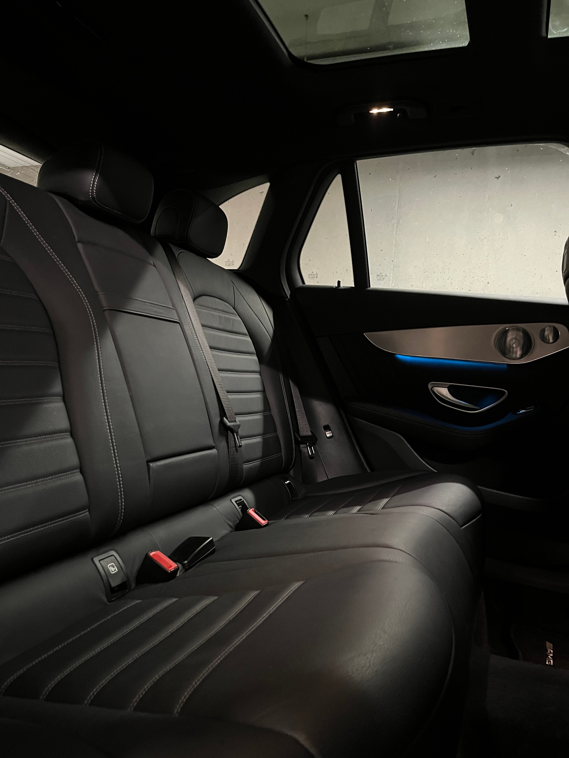 MERCEDES-BENZ GLC 350 e AMG Line 4Matic 7G-Tronic-image-24
