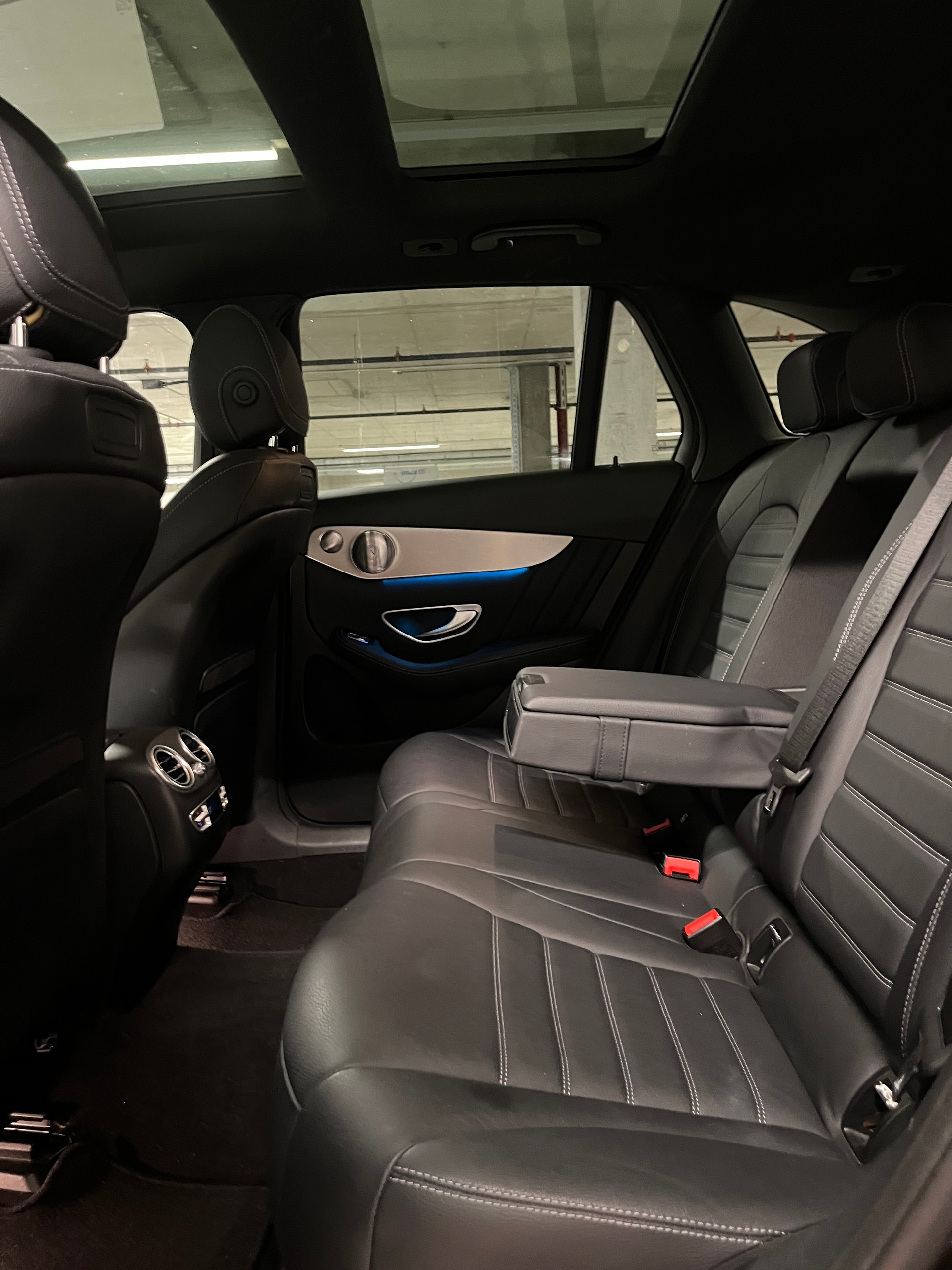 MERCEDES-BENZ GLC 350 e AMG Line 4Matic 7G-Tronic-image-21