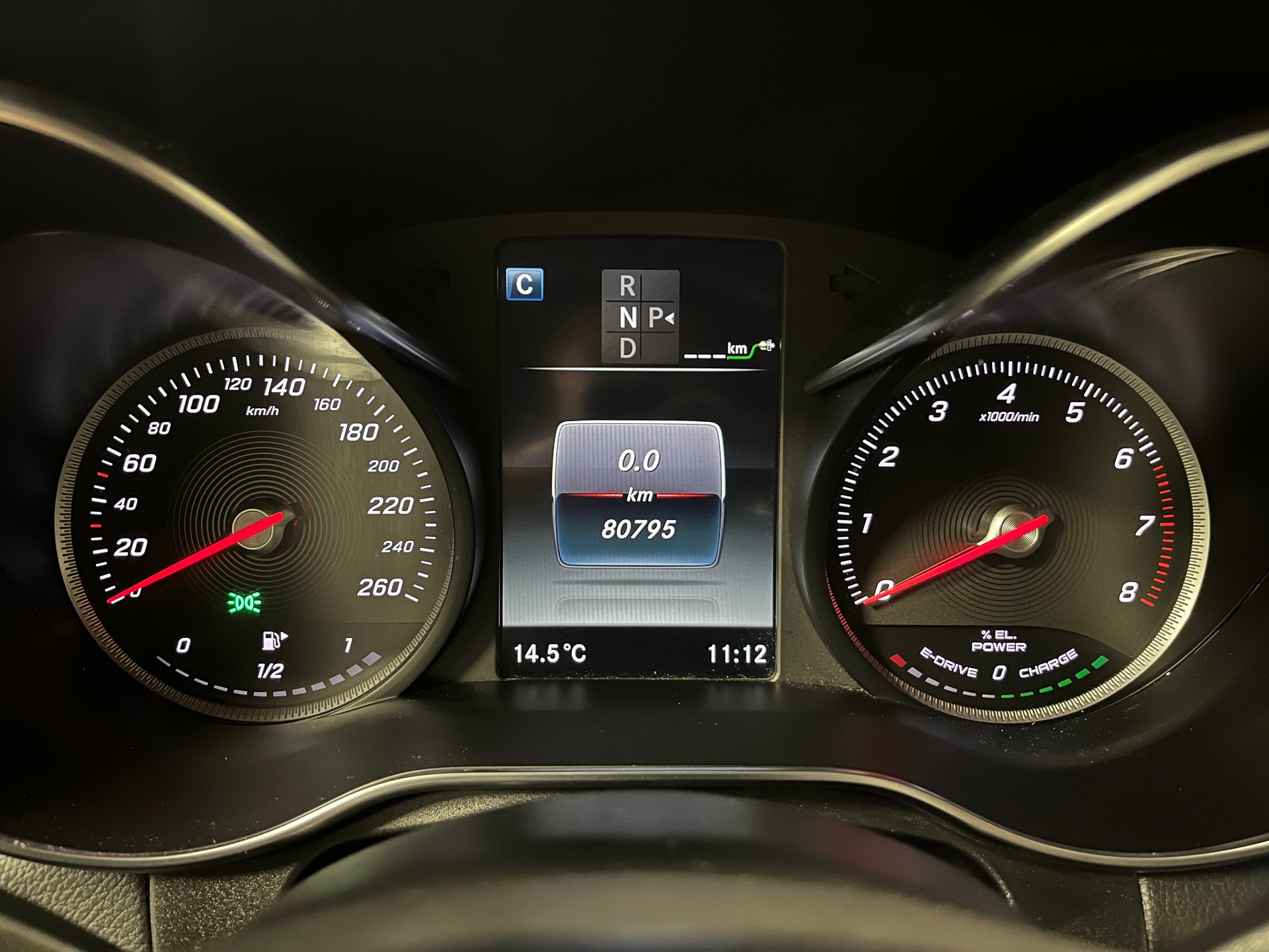 MERCEDES-BENZ GLC 350 e AMG Line 4Matic 7G-Tronic-image-13