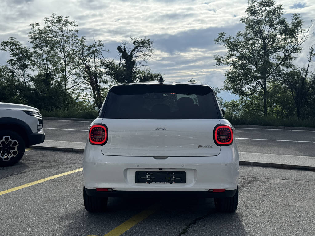 JAC E30X City-image-8