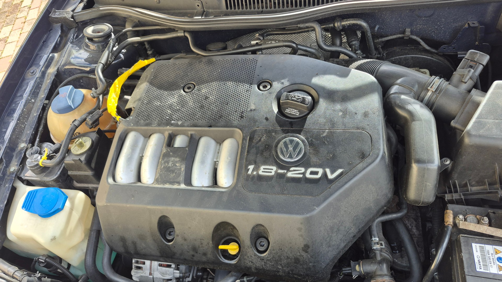 VW Golf 1.8 GTI-image-14