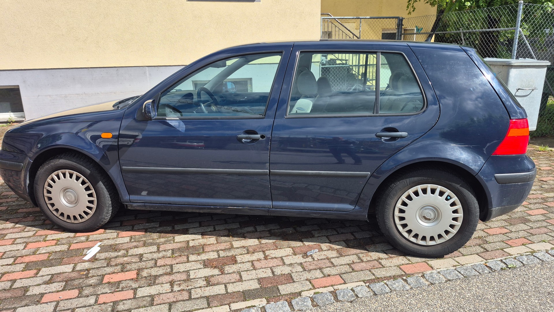 VW Golf 1.8 GTI-image-7