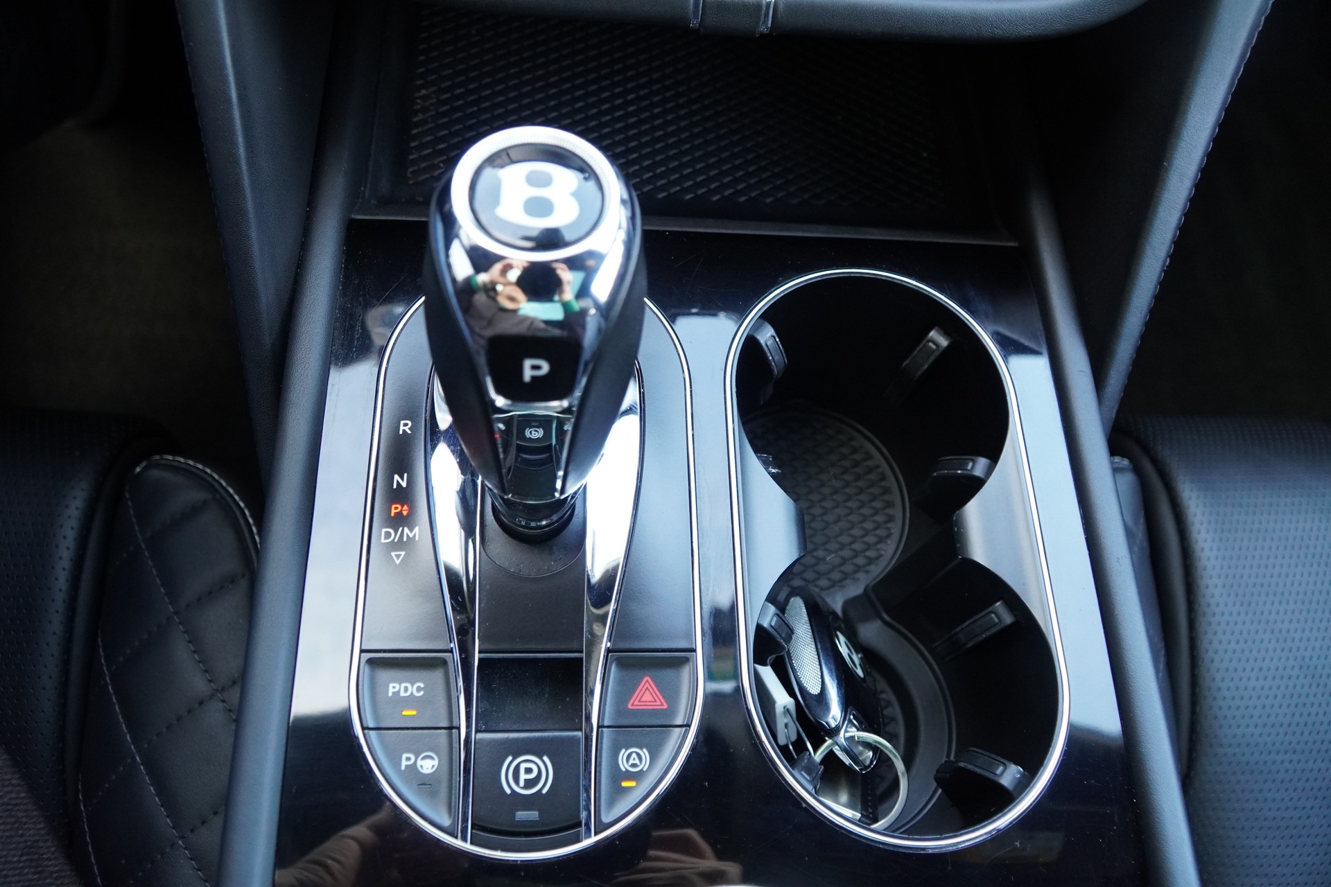 BENTLEY Bentayga V8-image-29