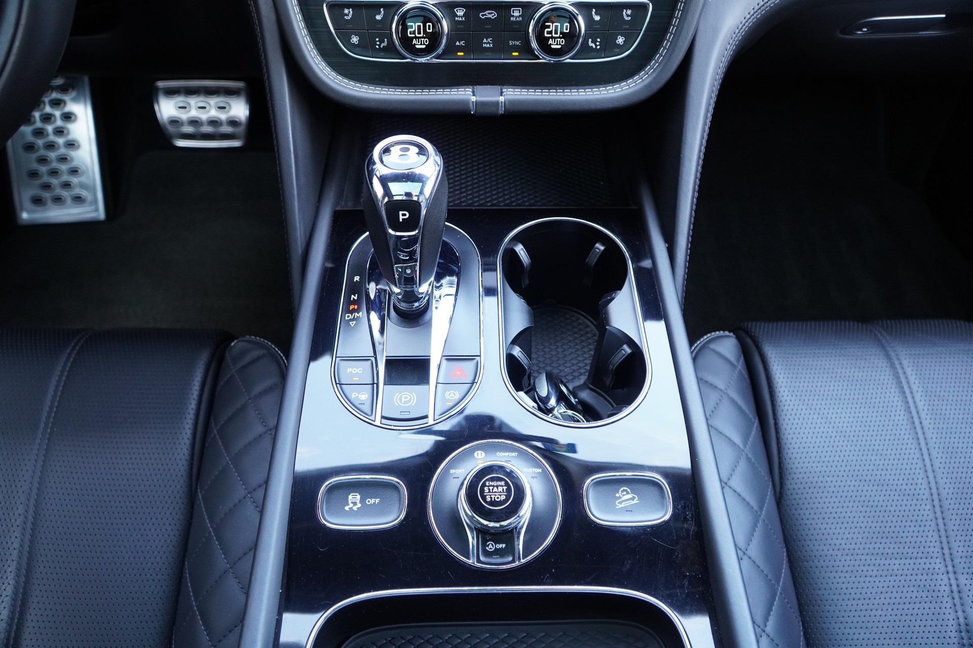 BENTLEY Bentayga V8-image-22