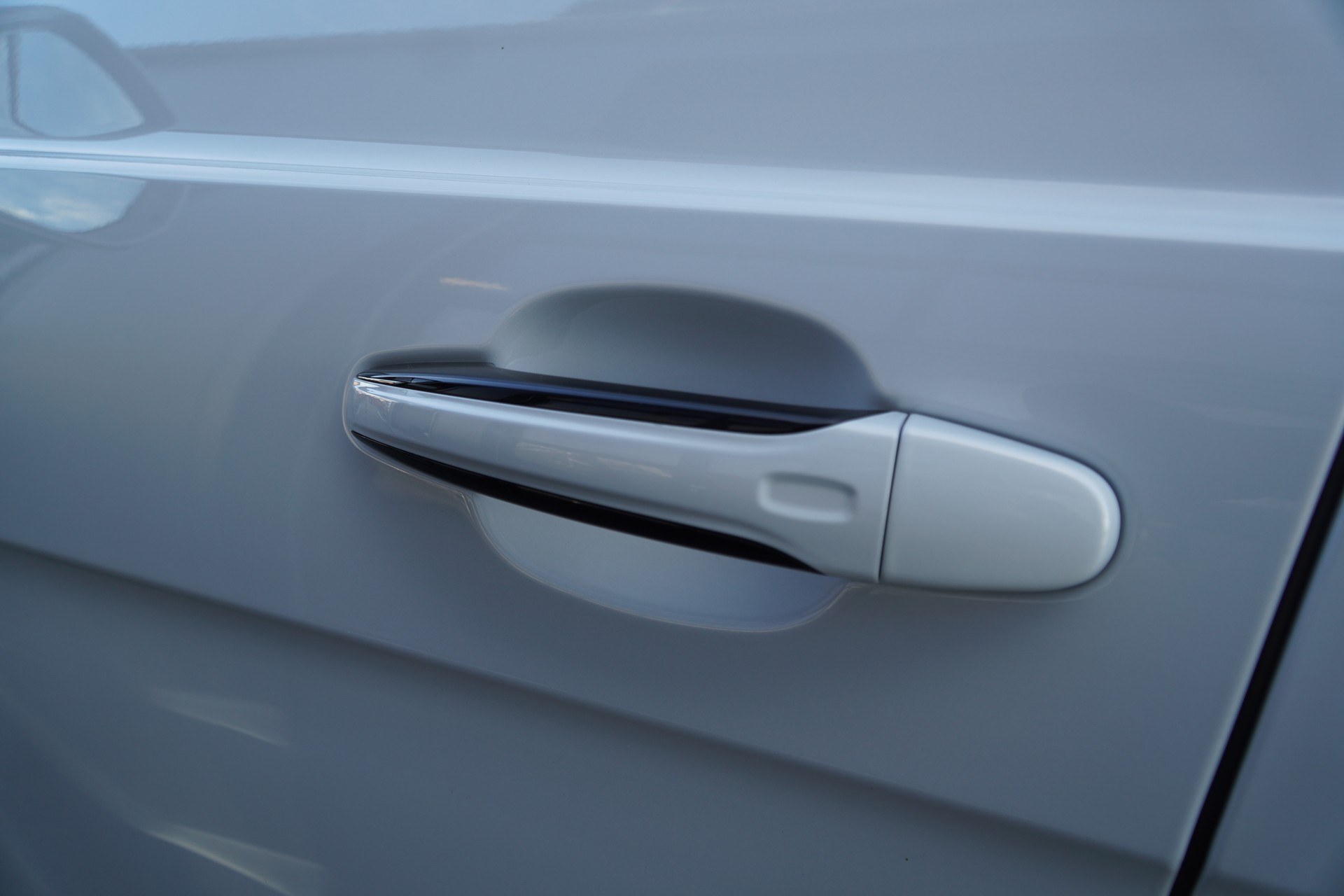 BENTLEY Bentayga V8-image-25