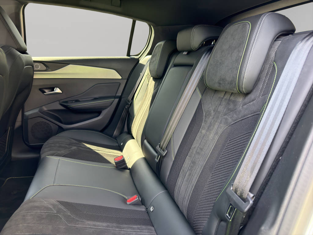 PEUGEOT 308 1.6 PHEV 225 GT Pack-image-6