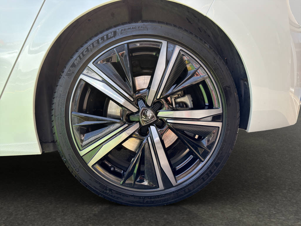 PEUGEOT 308 1.6 PHEV 225 GT Pack-image-4