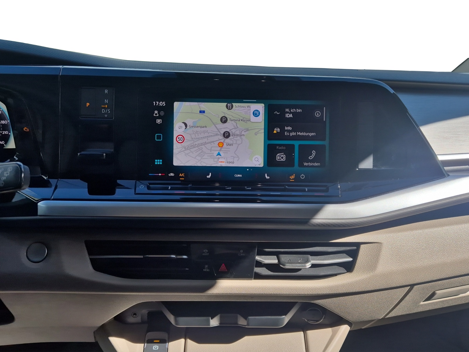 VW Multivan 2.0 TDI Life DSG-image-13