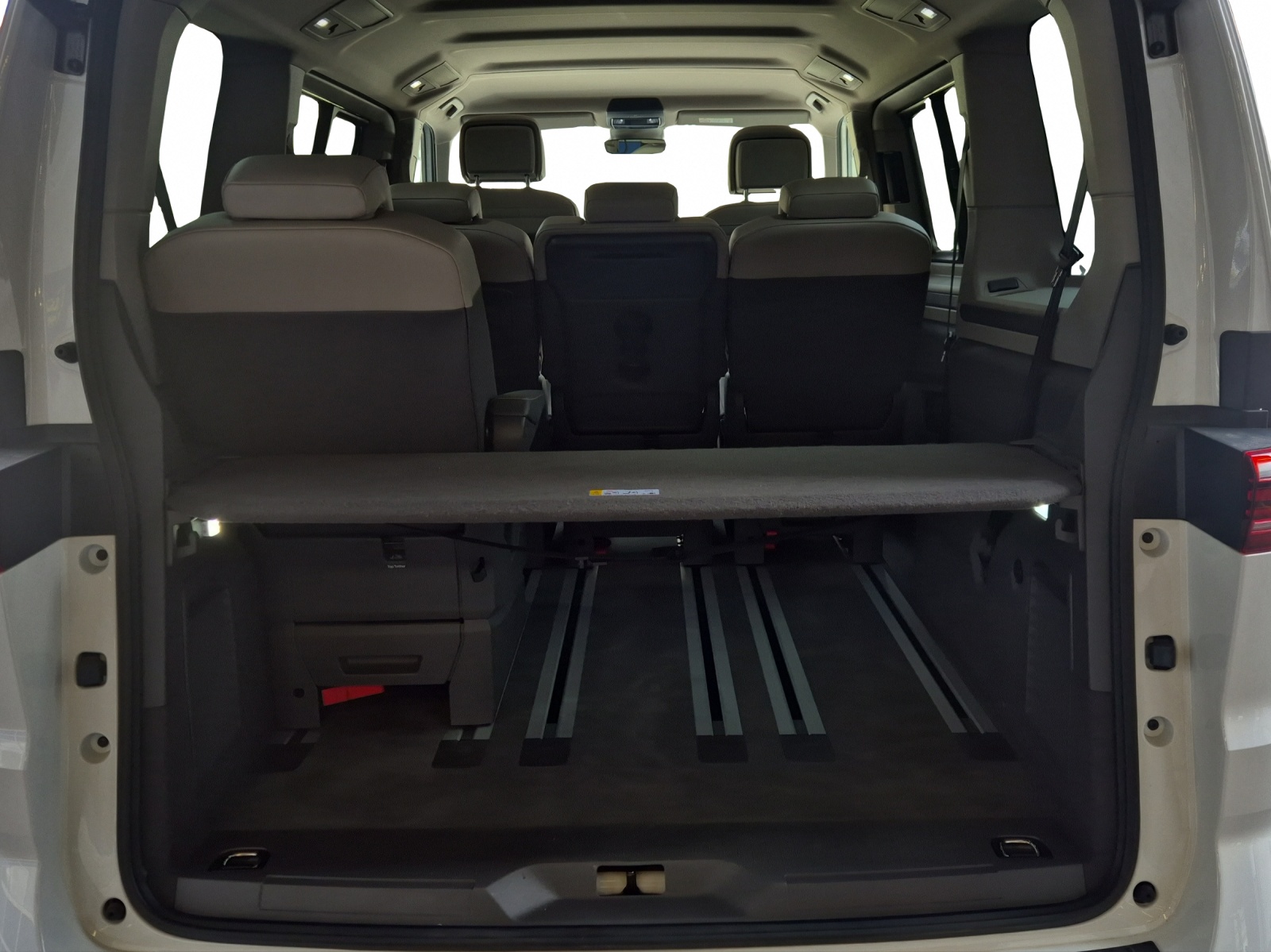 VW Multivan 2.0 TDI Life DSG-image-19