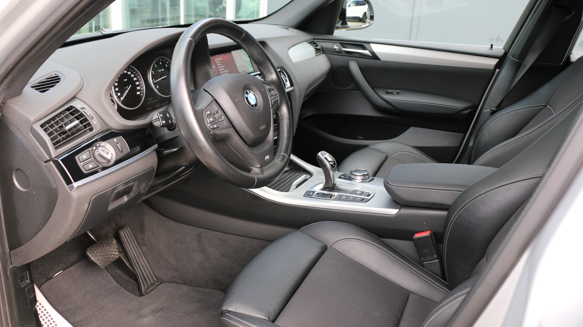 BMW X3 xDrive 28i M Sport-image-15