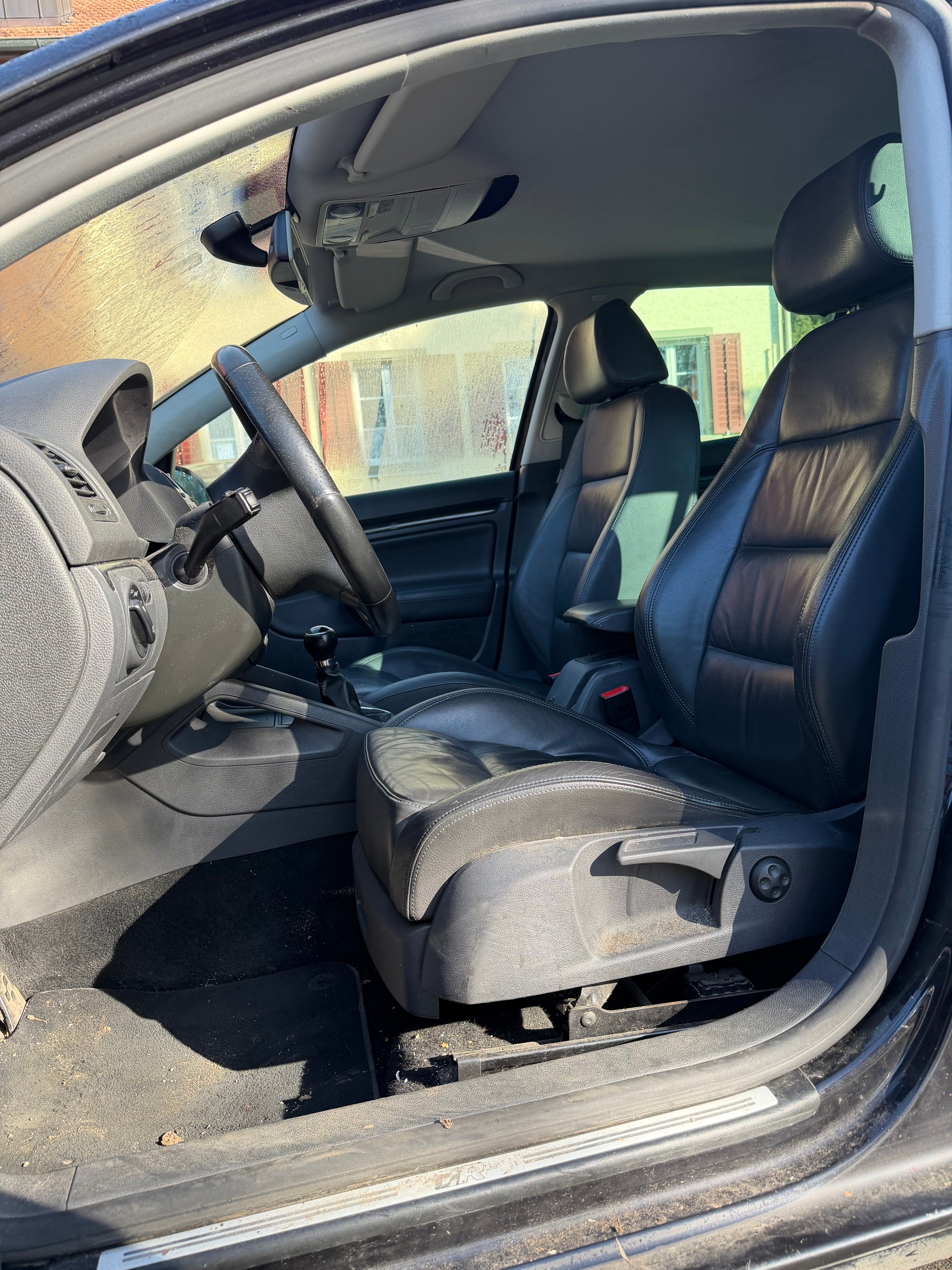 VW Golf 2.0 TDI GT Sport-image-5