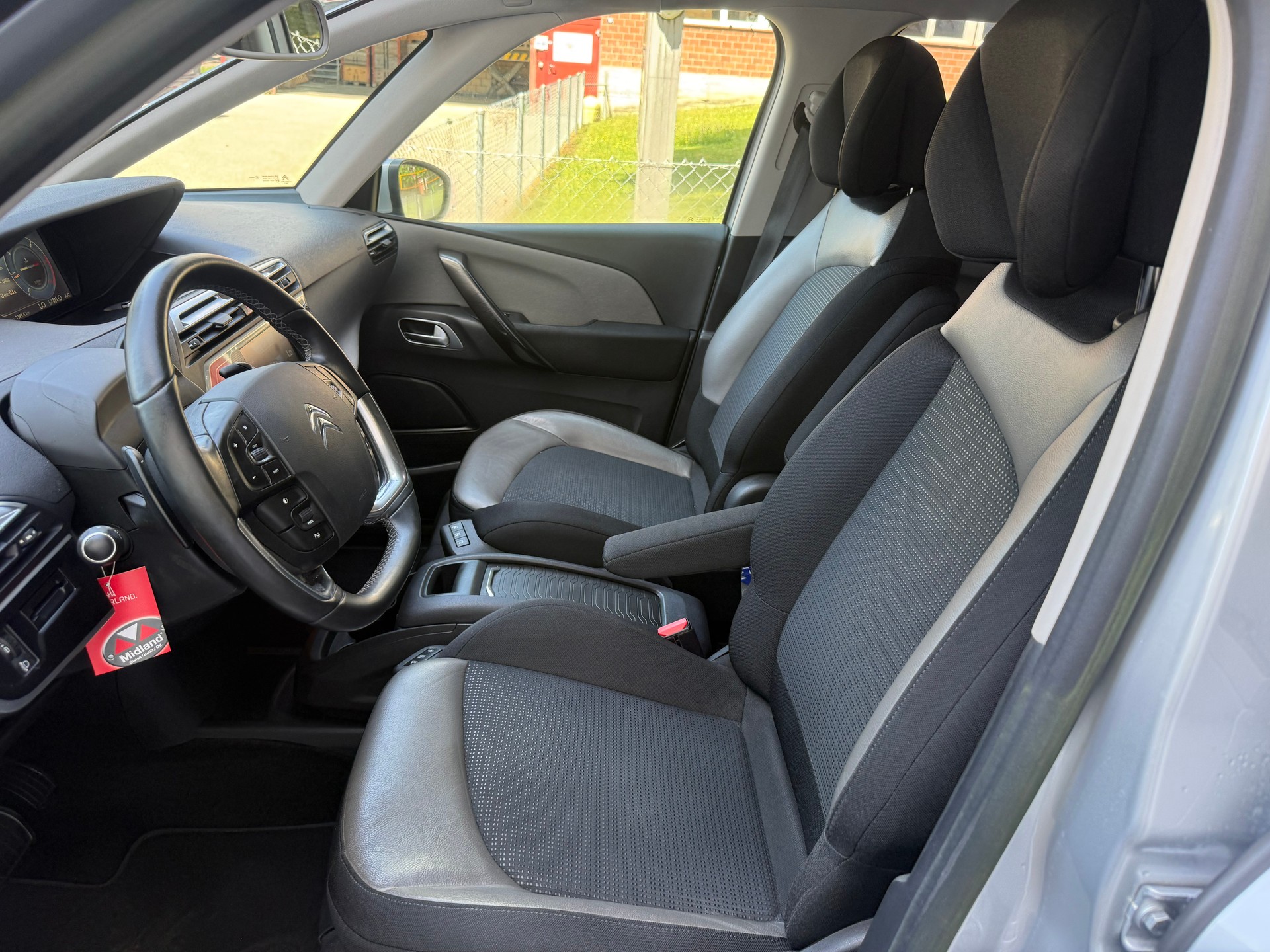 CITROEN C4 Picasso 1.6 e-HDi Exclusive ETG6-image-5