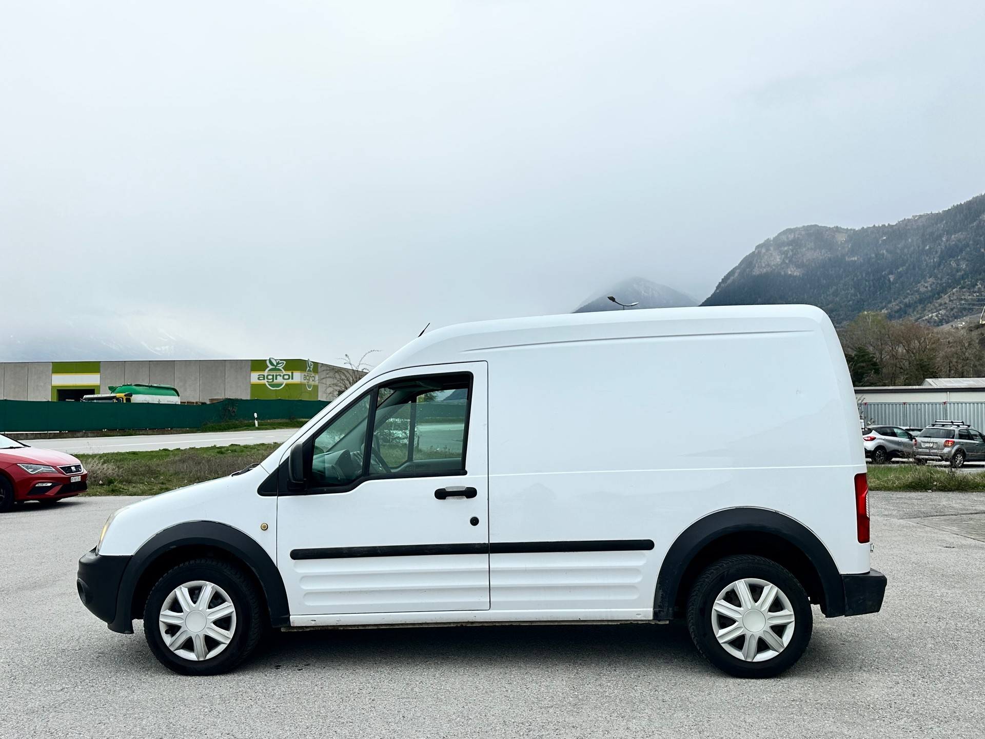 FORD Transit Connect Van T230 1.8 TDCi L Level 3 Prof.-image-5