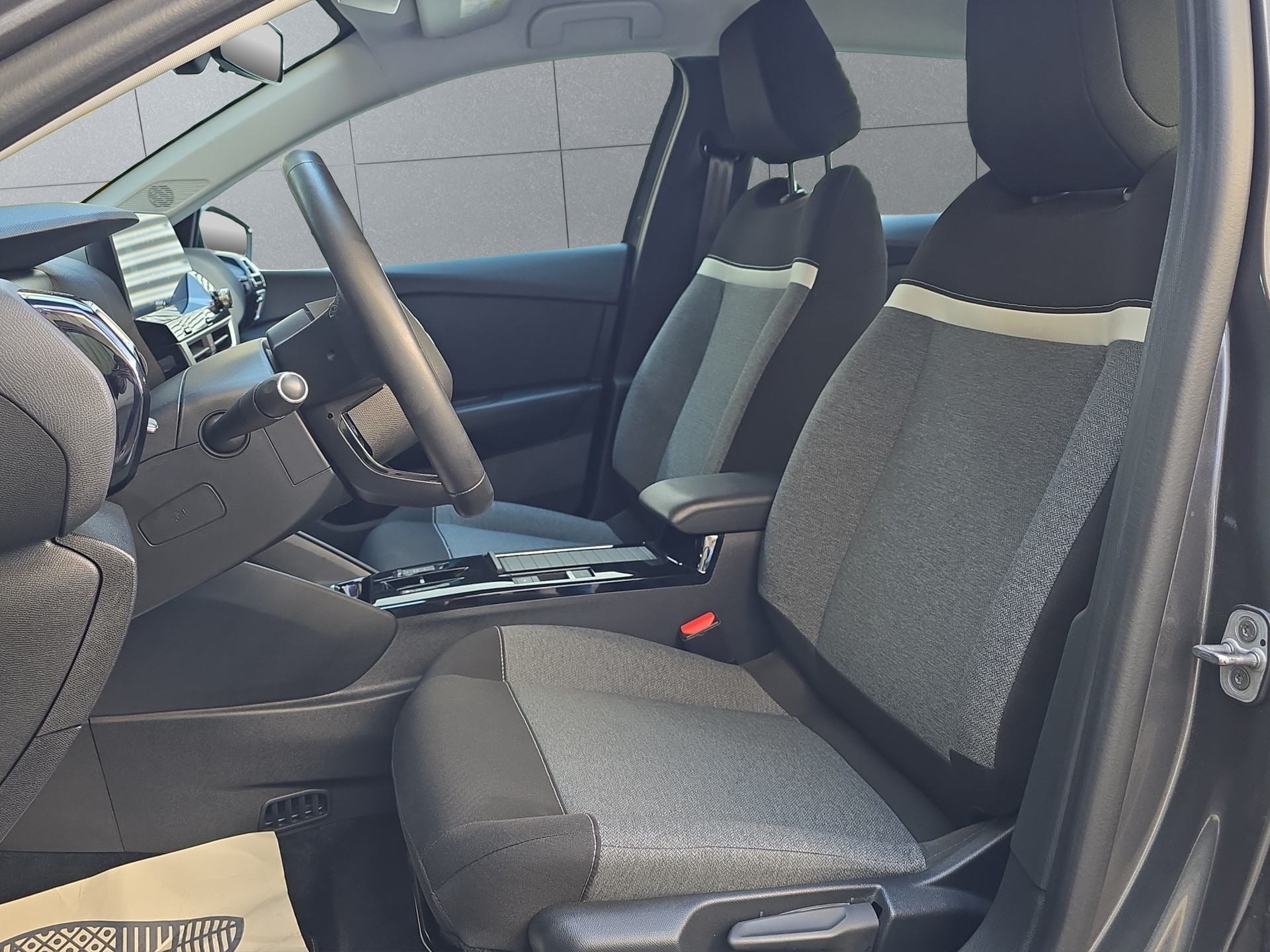 CITROEN e-C4 Swiss Edition-image-15