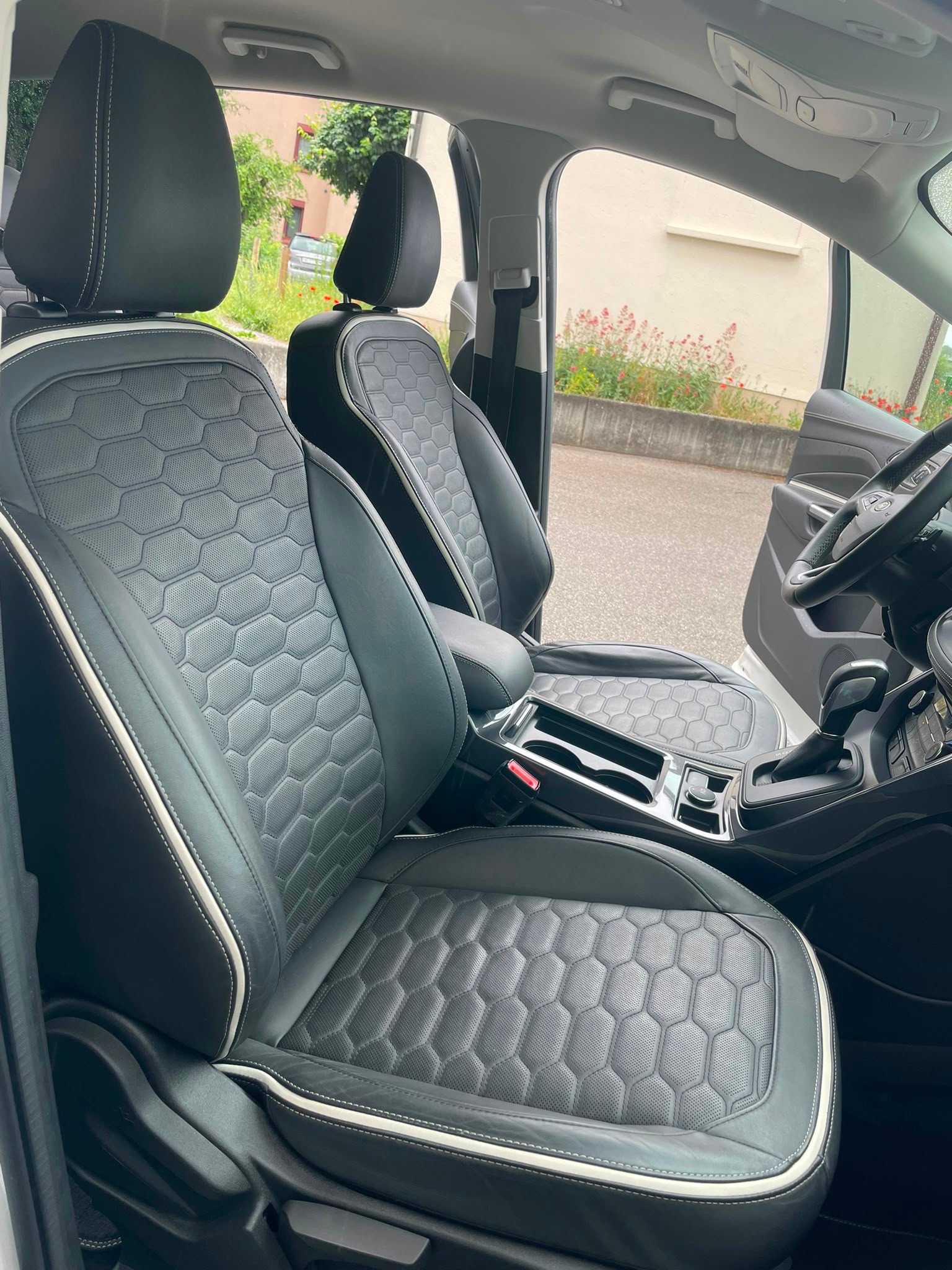 FORD Kuga 1.5 SCTi Vignale 4WD Automatic CH-Auto 70% Rabatt-image-4