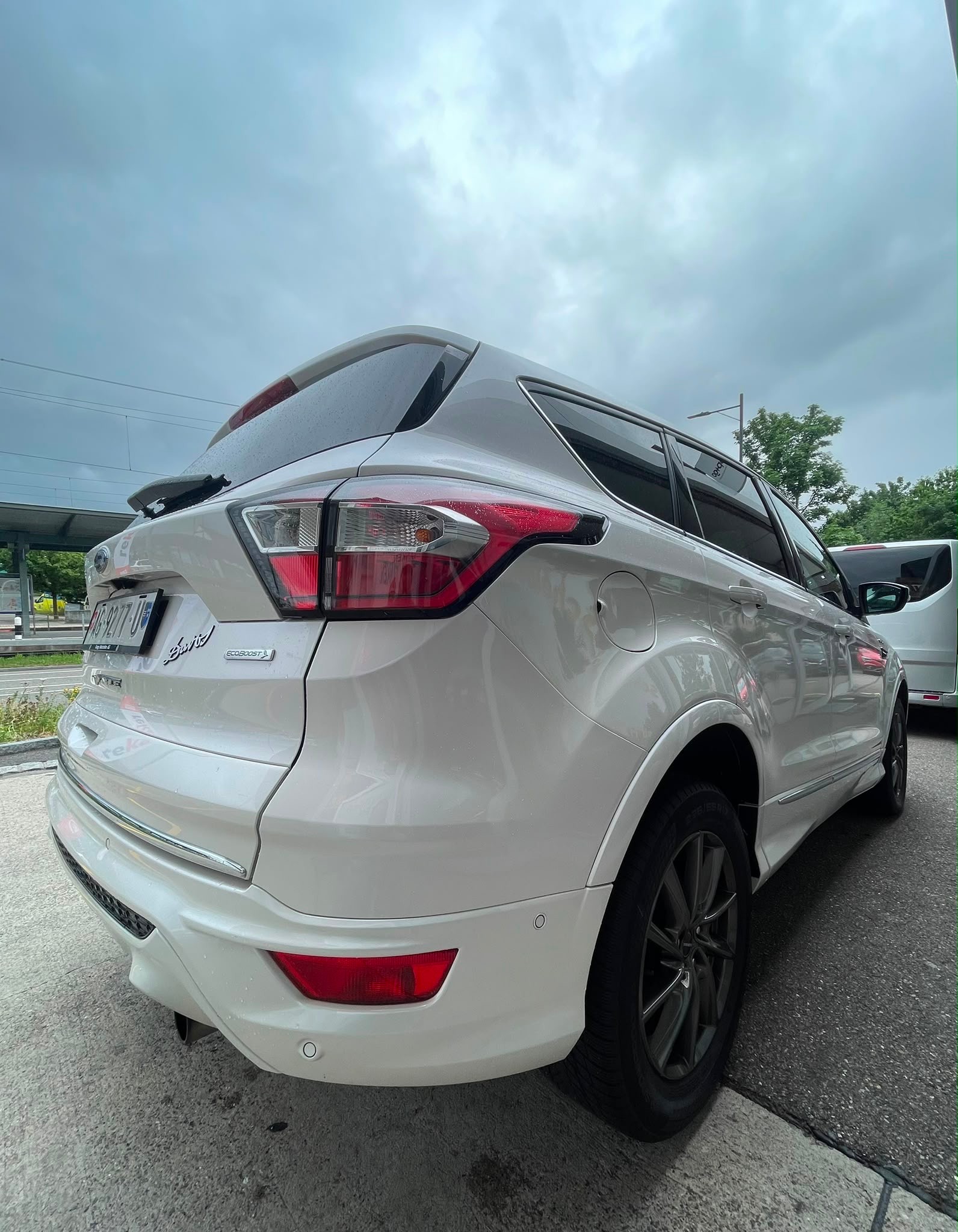 FORD Kuga 1.5 SCTi Vignale 4WD Automatic CH-Auto 70% Rabatt-image-3