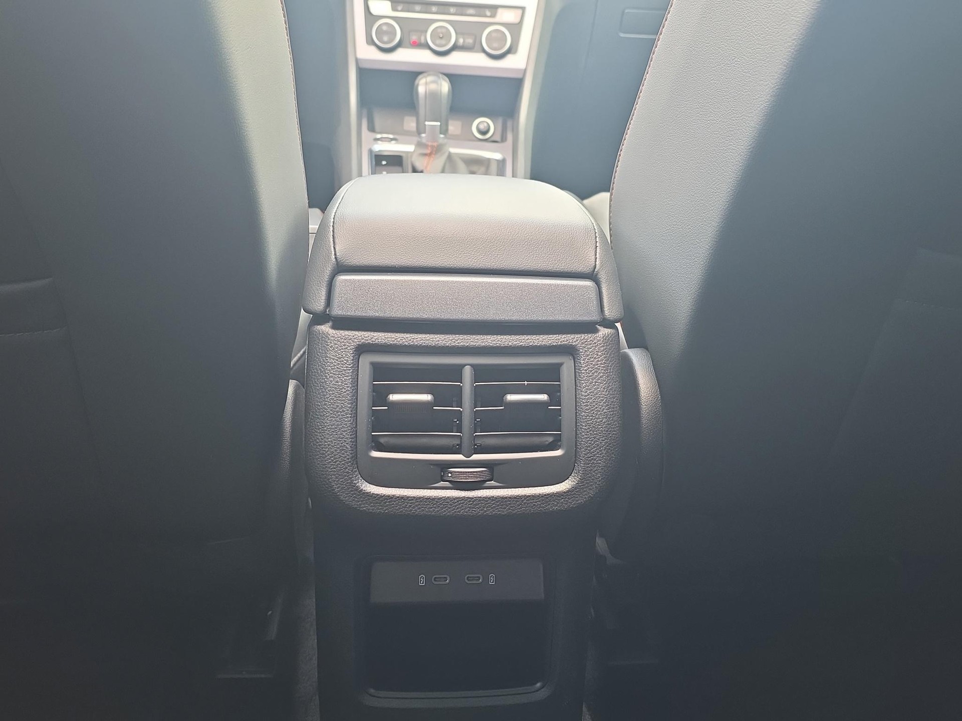 SEAT Ateca 2.0 TSI Hola FR 4Drive DSG-image-15
