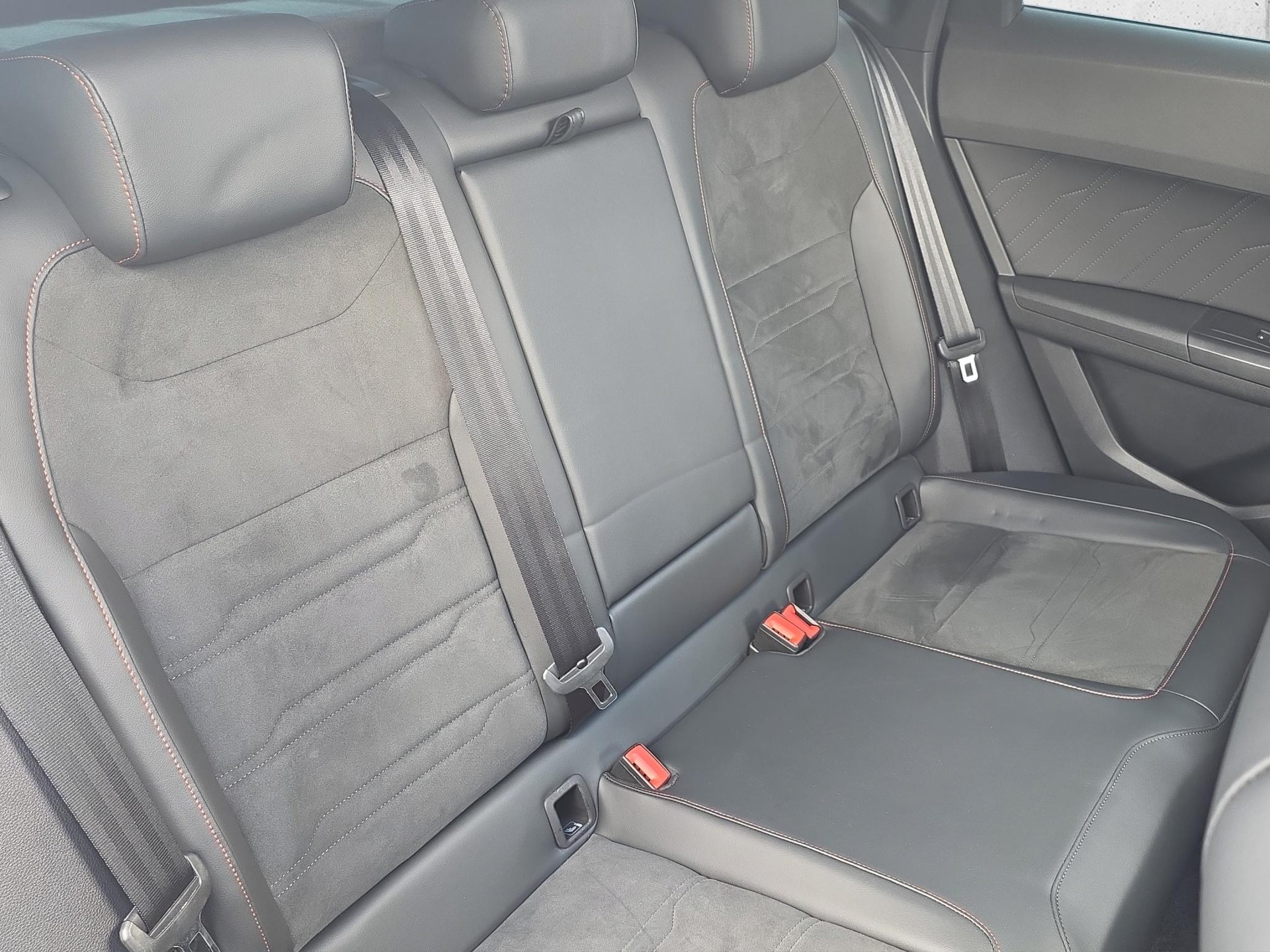SEAT Ateca 2.0 TSI Hola FR 4Drive DSG-image-17