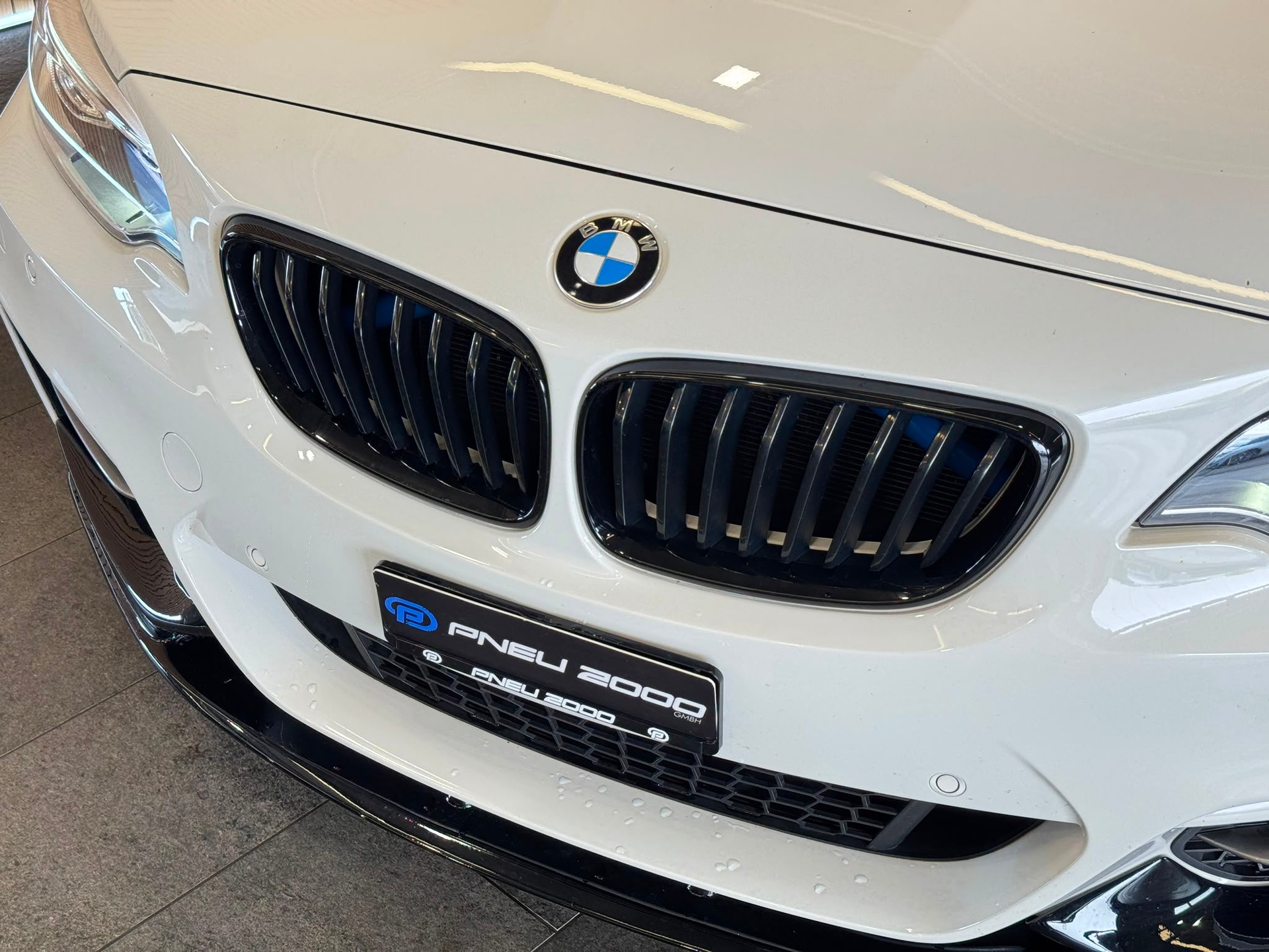 BMW M240i xDrive Steptronic-showroom-element-2