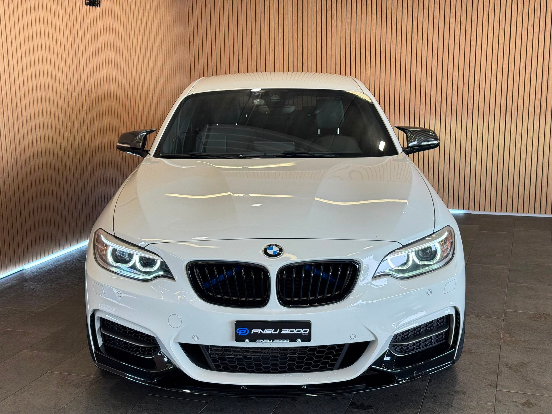 BMW M240i xDrive Steptronic-showroom-element-1
