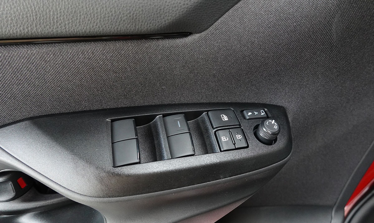 TOYOTA Yaris 1.5 GR Sport e-CVT-image-9