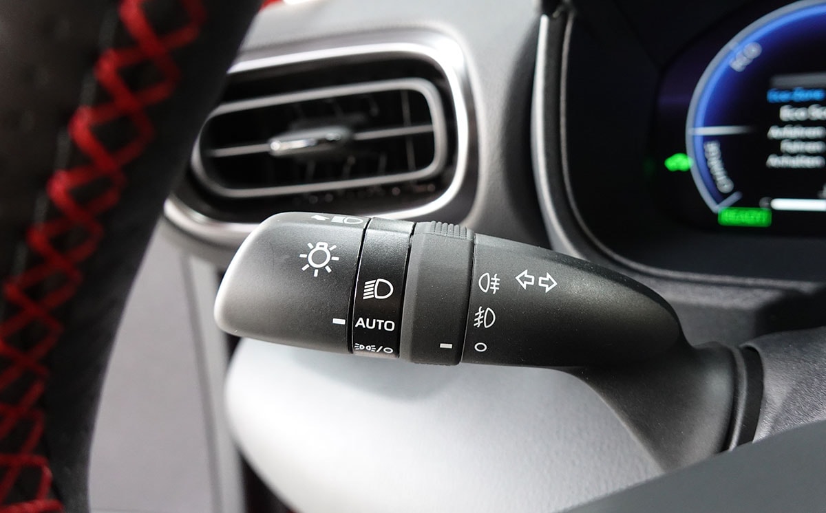 TOYOTA Yaris 1.5 GR Sport e-CVT-image-13