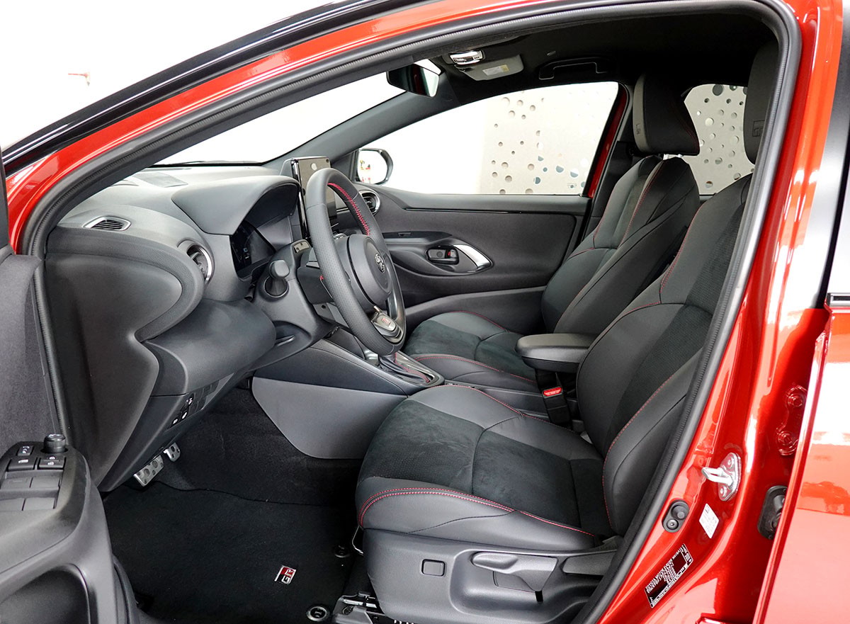 TOYOTA Yaris 1.5 GR Sport e-CVT-image-6