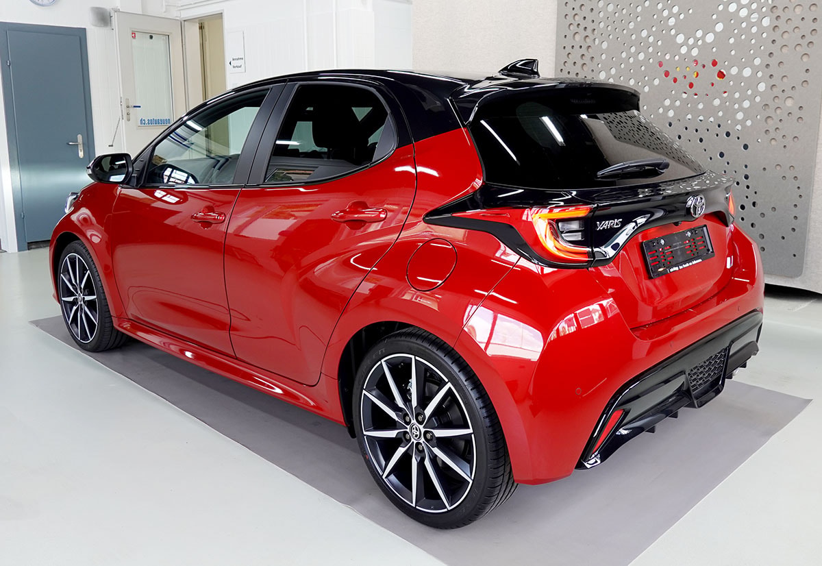 TOYOTA Yaris 1.5 GR Sport e-CVT-showroom-element-2