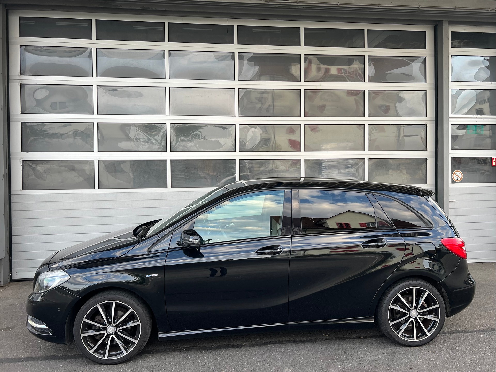 MERCEDES-BENZ B 200 7G-DCT-image-4