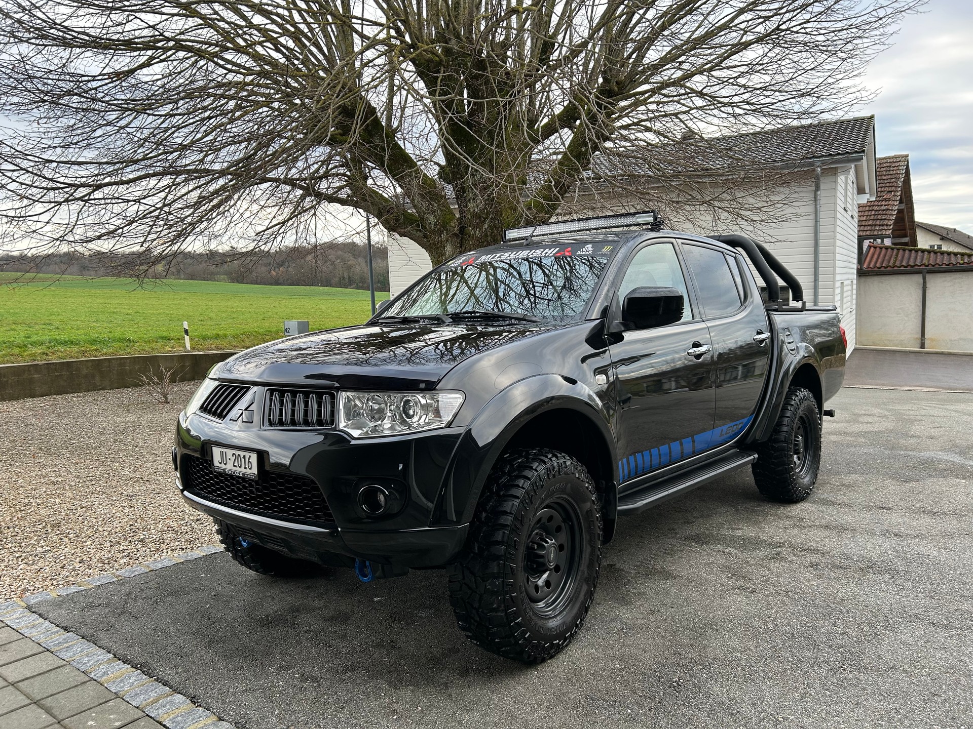 MITSUBISHI 2.5 DID 136 4x4 Invite