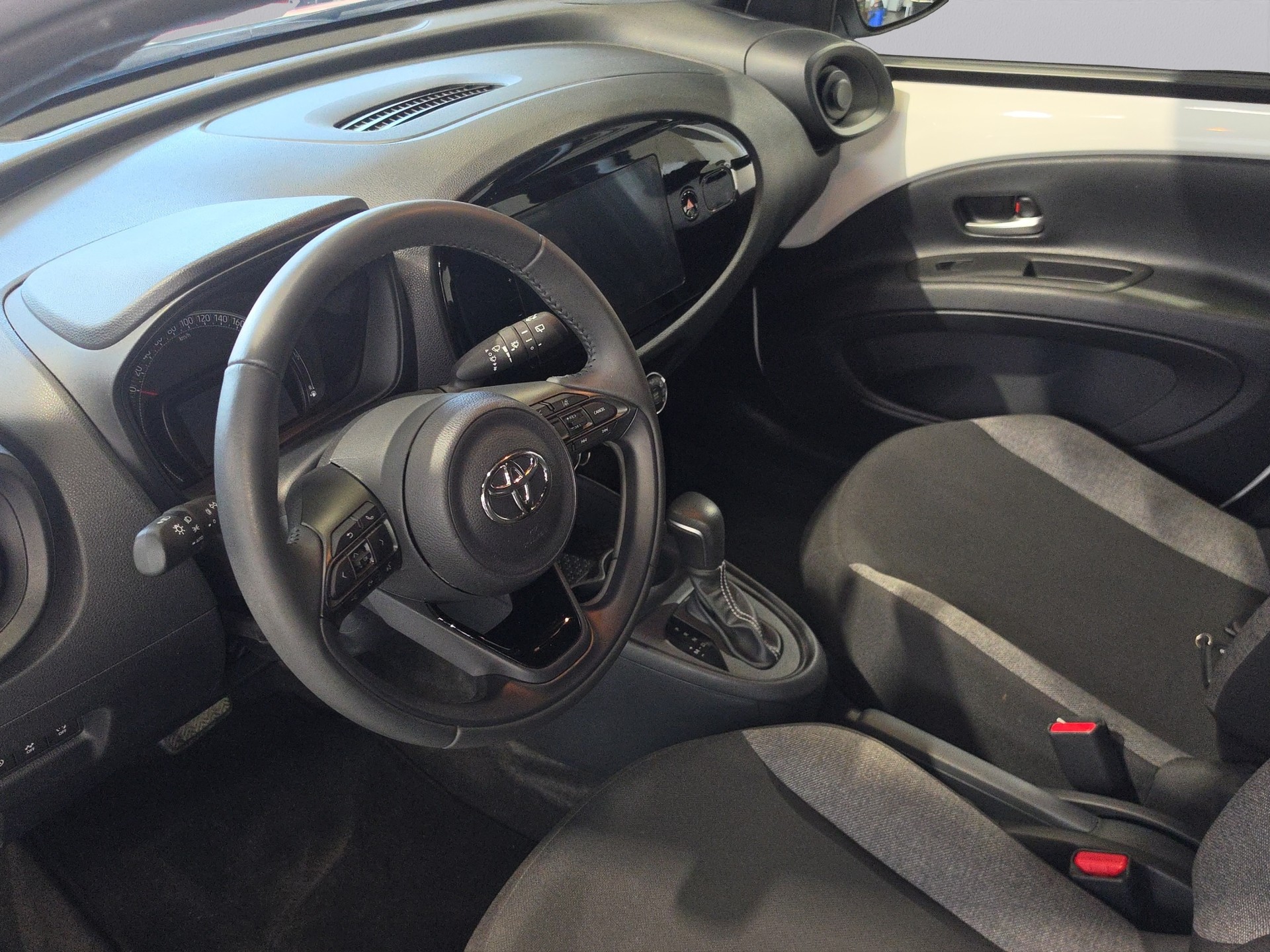 TOYOTA Aygo X 1.0 VVT-i Comfort CVT-image-8