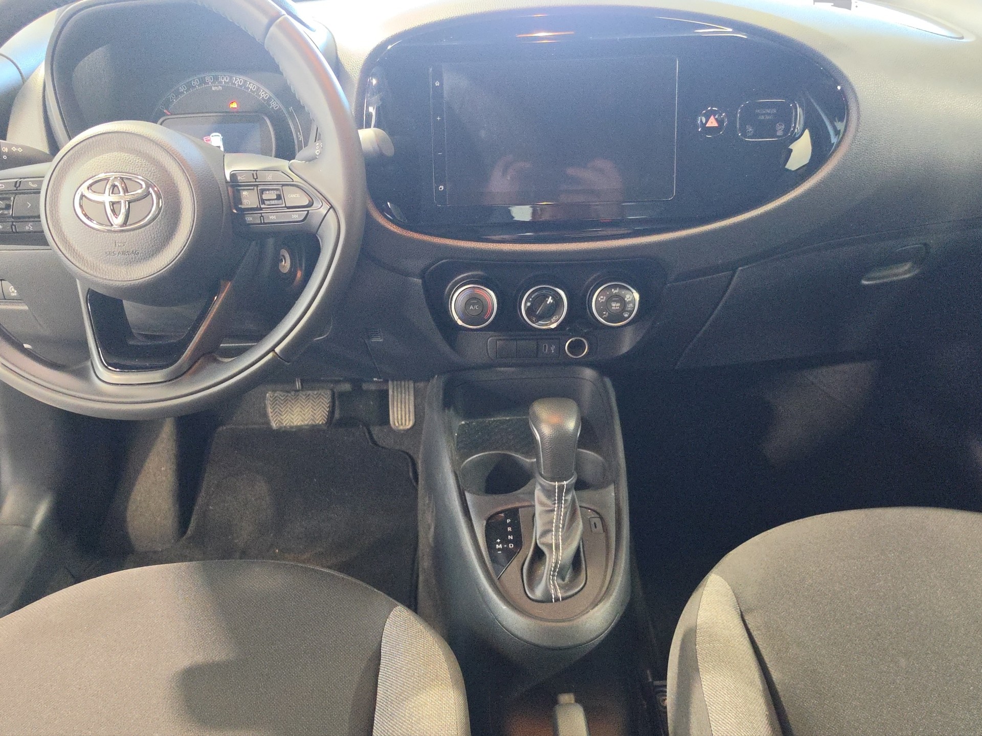 TOYOTA Aygo X 1.0 VVT-i Comfort CVT-image-12