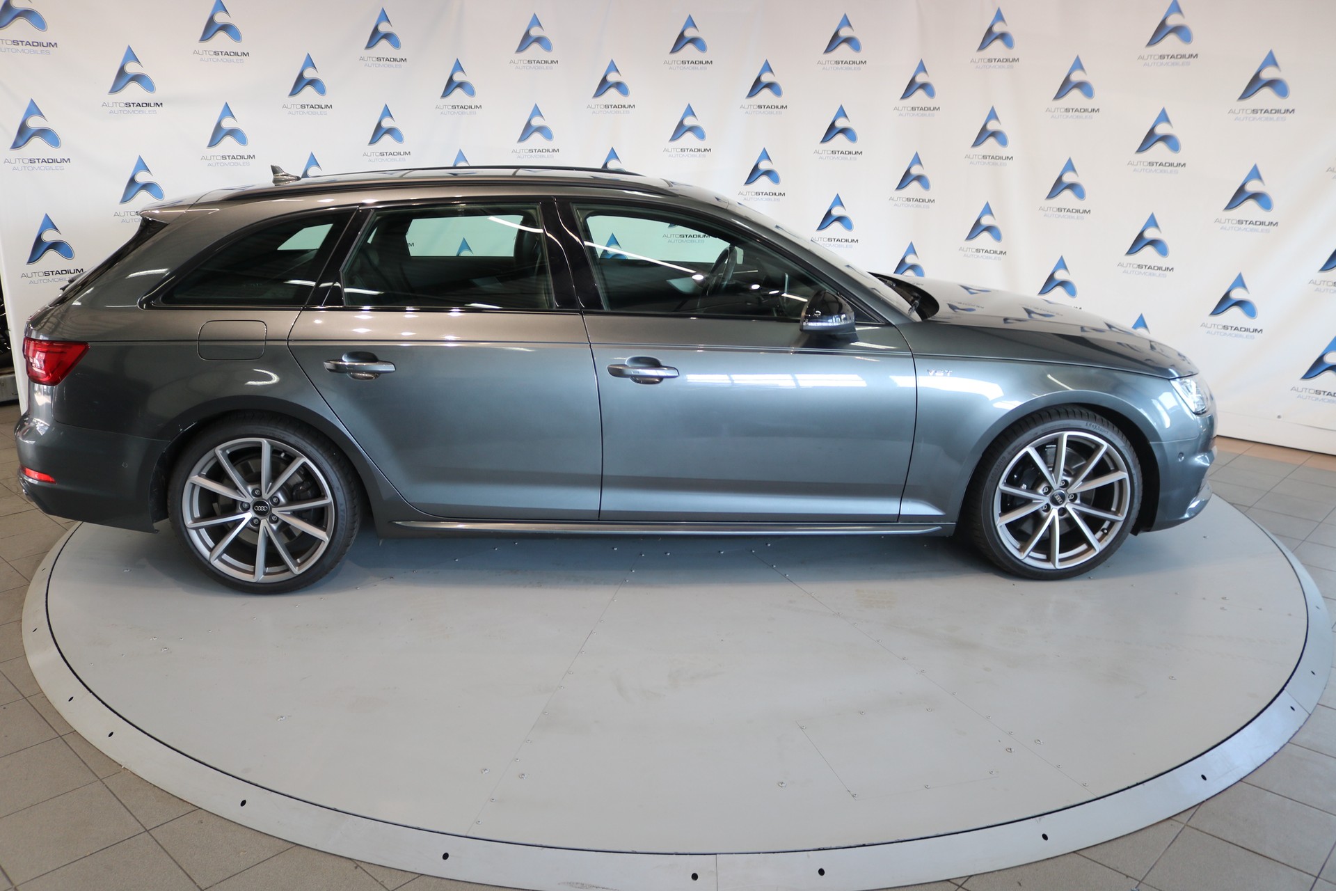AUDI S4 Avant 3.0 TFSI quattro tiptronic-image-32