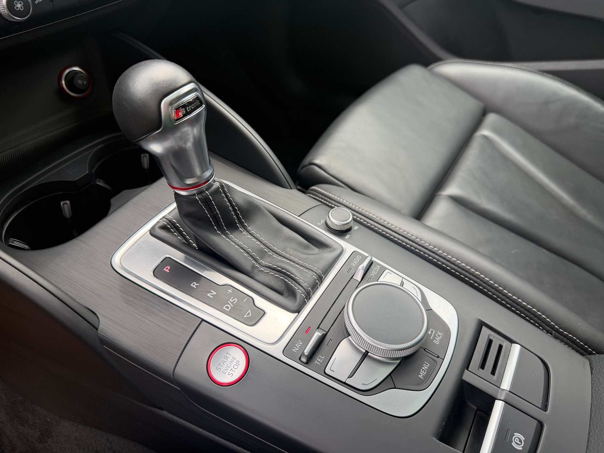 AUDI S3 Sportback 2.0 TFSI quattro S-tronic-image-27