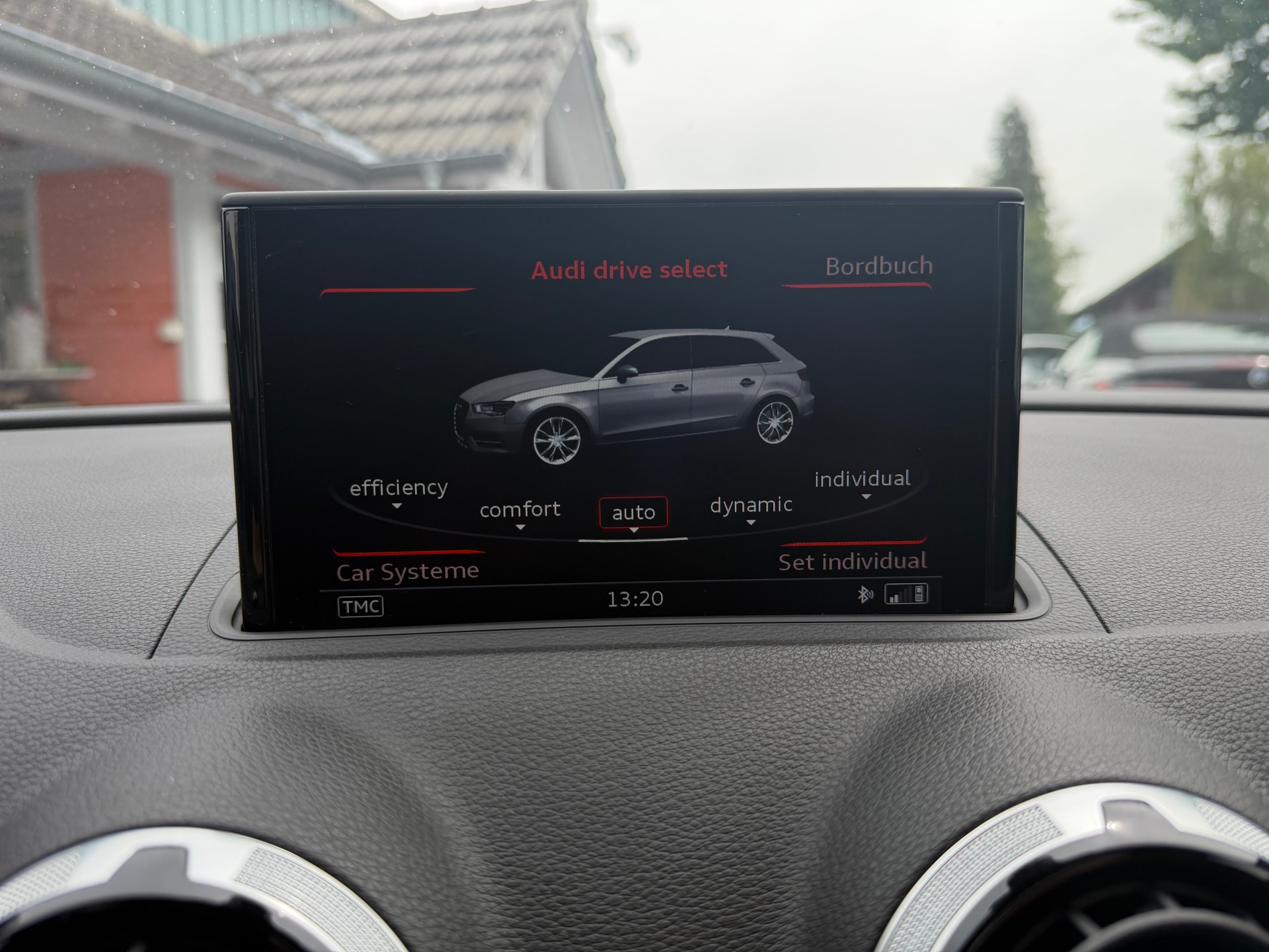 AUDI S3 Sportback 2.0 TFSI quattro S-tronic-image-25