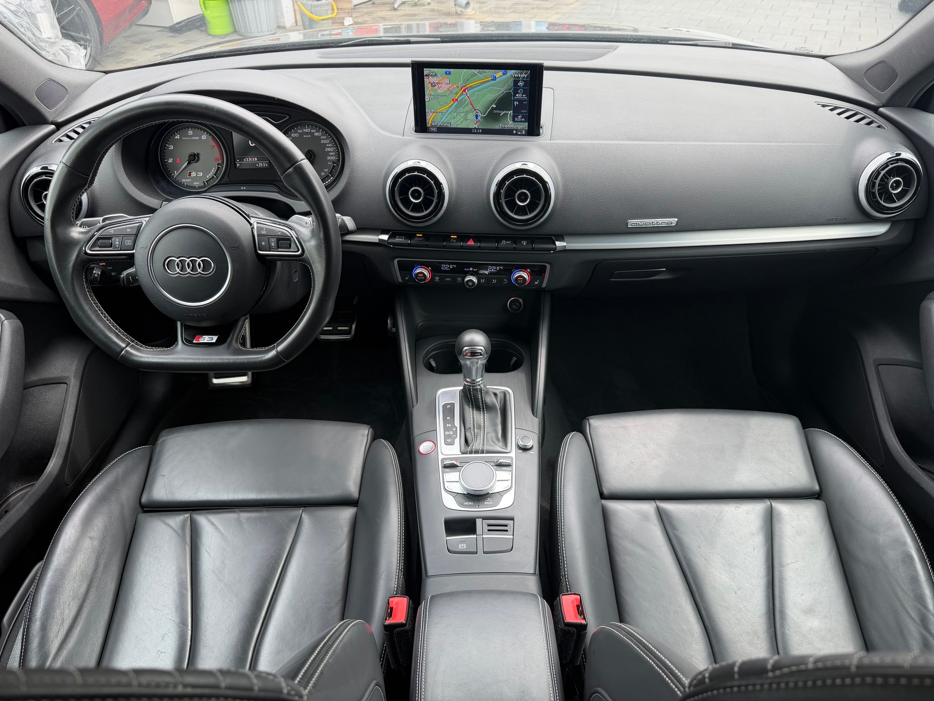 AUDI S3 Sportback 2.0 TFSI quattro S-tronic-image-18