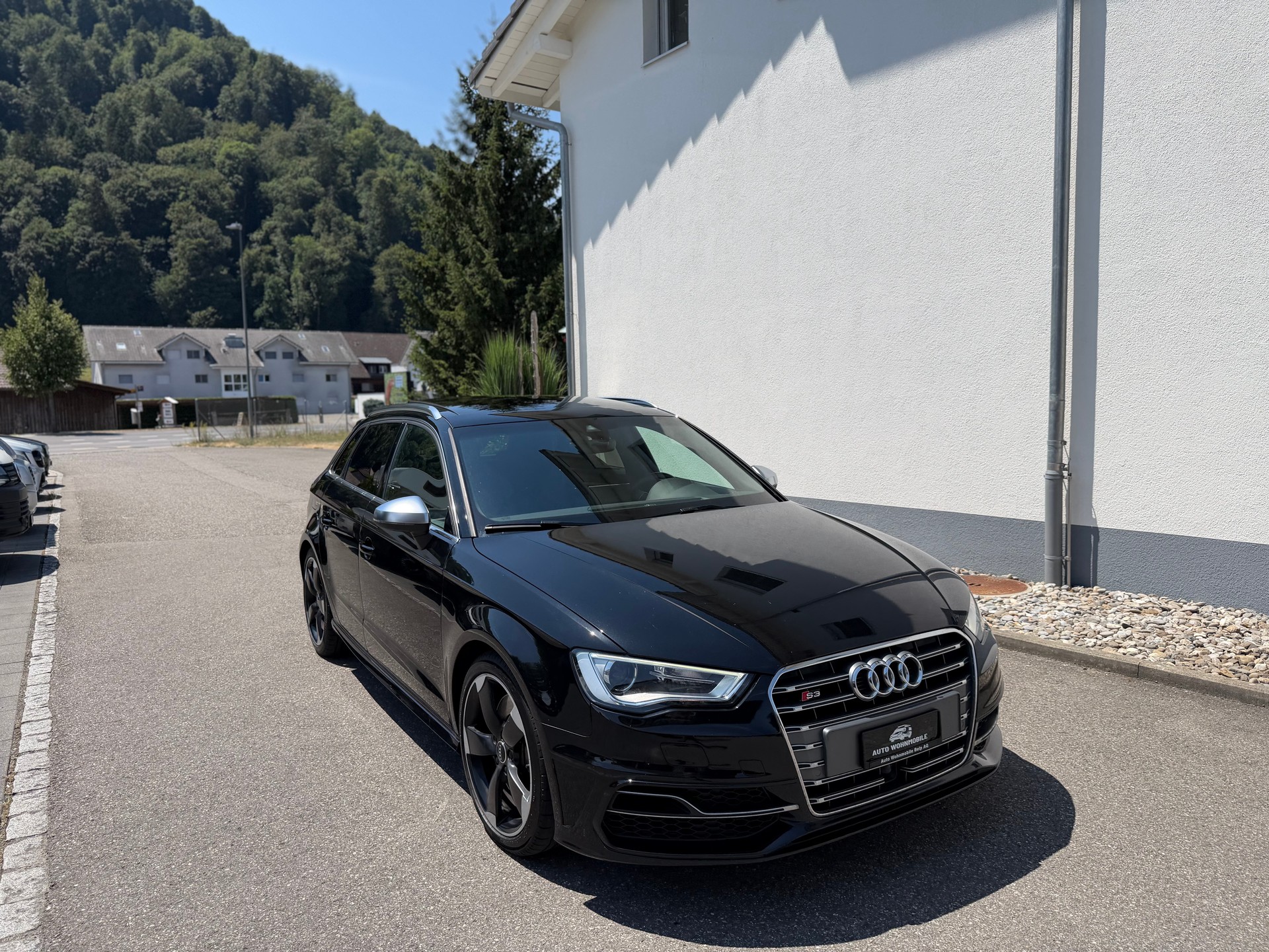 AUDI S3 Sportback 2.0 TFSI quattro S-tronic-showroom-element-1