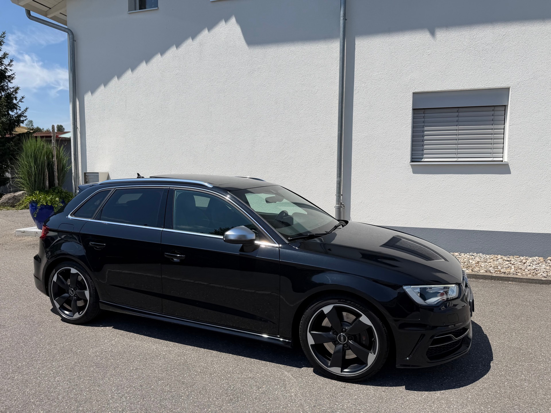 AUDI S3 Sportback 2.0 TFSI quattro S-tronic-showroom-element-3
