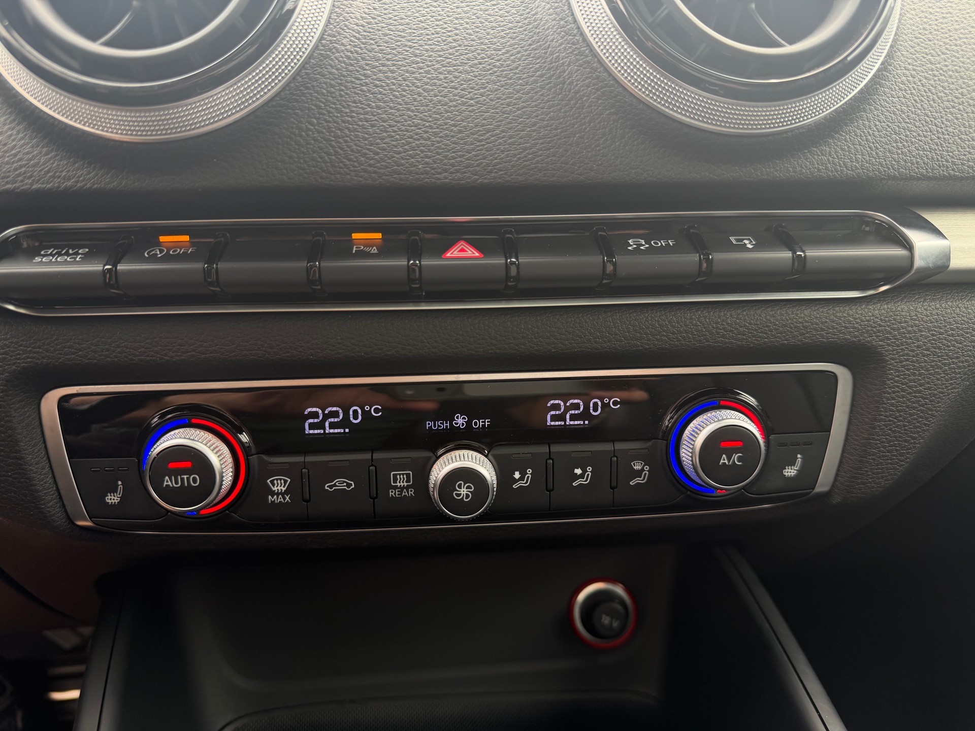 AUDI S3 Sportback 2.0 TFSI quattro S-tronic-image-28