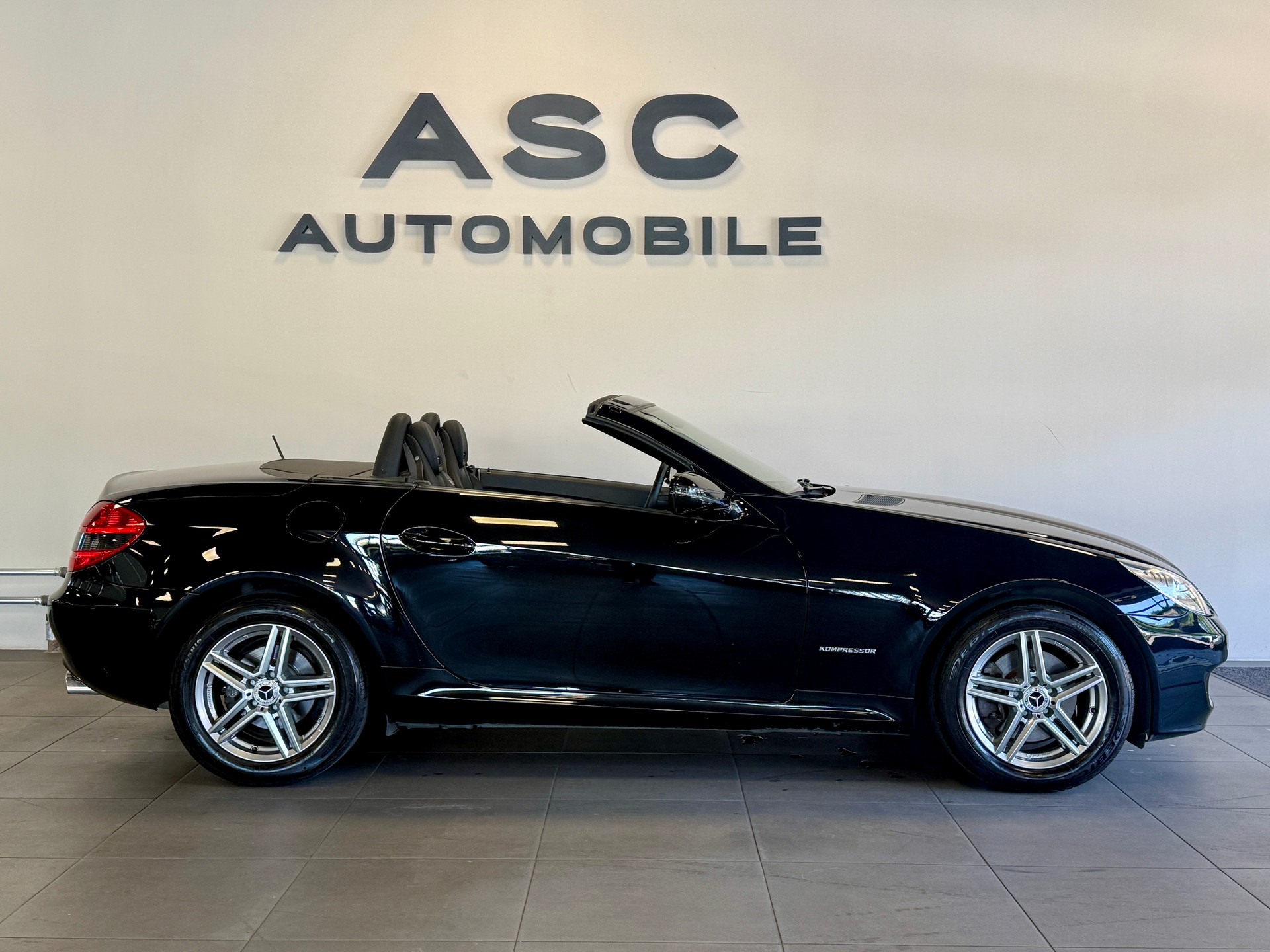 MERCEDES-BENZ SLK 200 Kompressor Automatic AMG Line-showroom-element-1