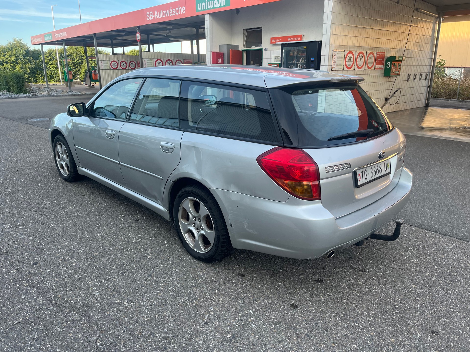 SUBARU Legacy 2.0i AWD Swiss-image-4