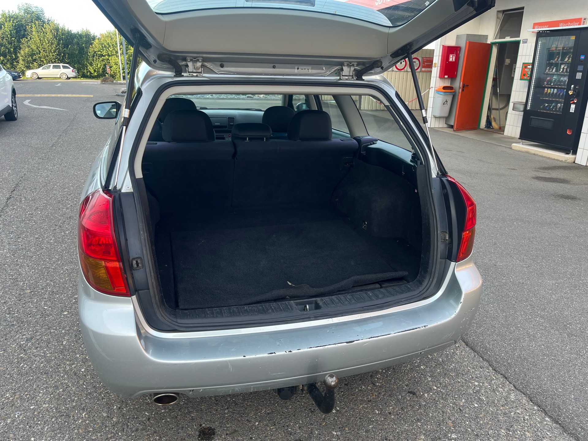 SUBARU Legacy 2.0i AWD Swiss-image-6
