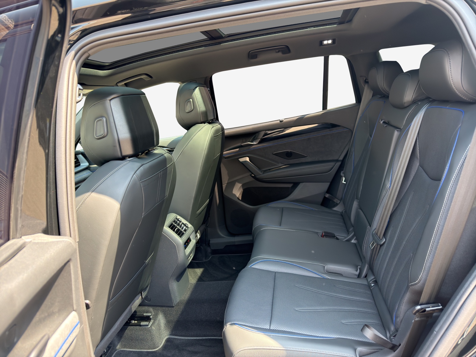 VW Tayron 1.5 TSI evo2 eHybrid R-Line DSG-image-11
