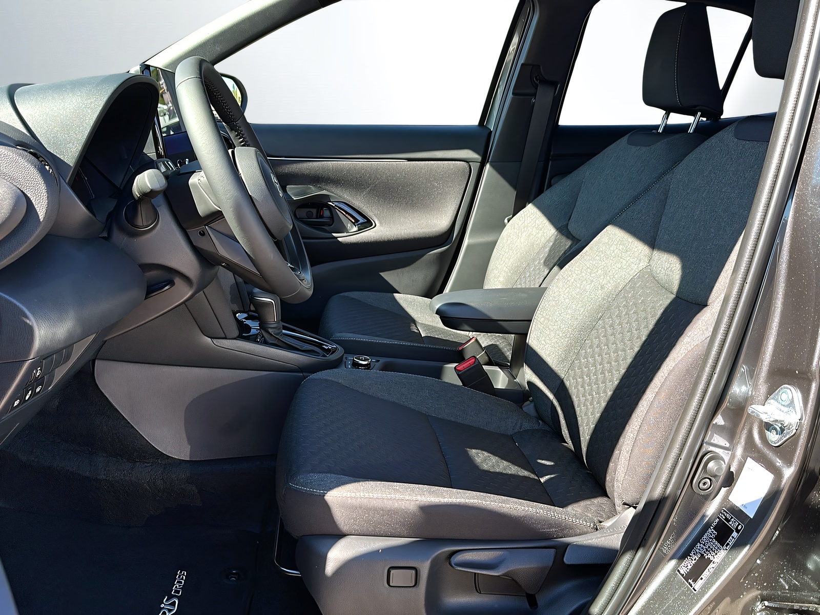 TOYOTA Yaris Cross 1.5 Trend AWDi e-CVT-showroom-element-3