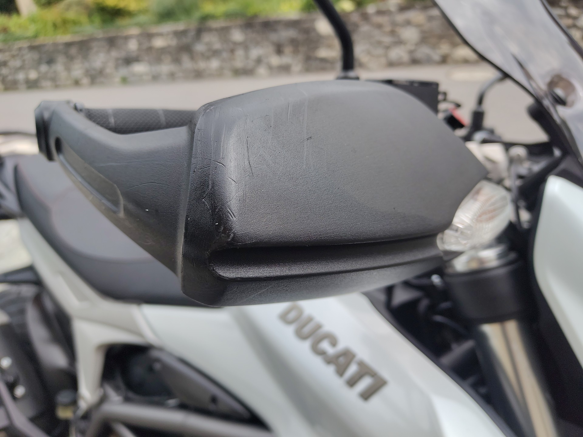 DUCATI Hyperstrada 821-image-9