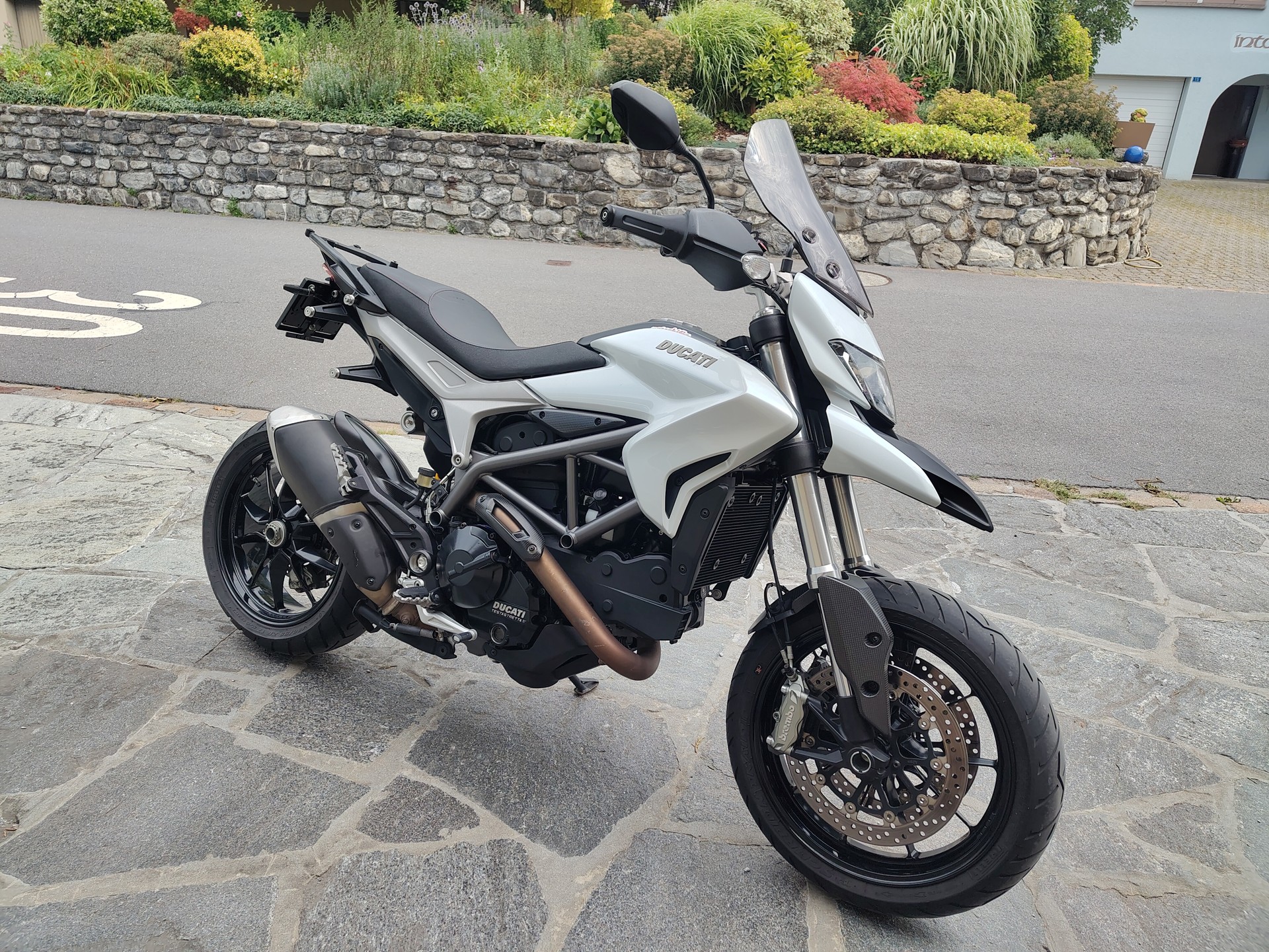 DUCATI Hyperstrada 821-image-2