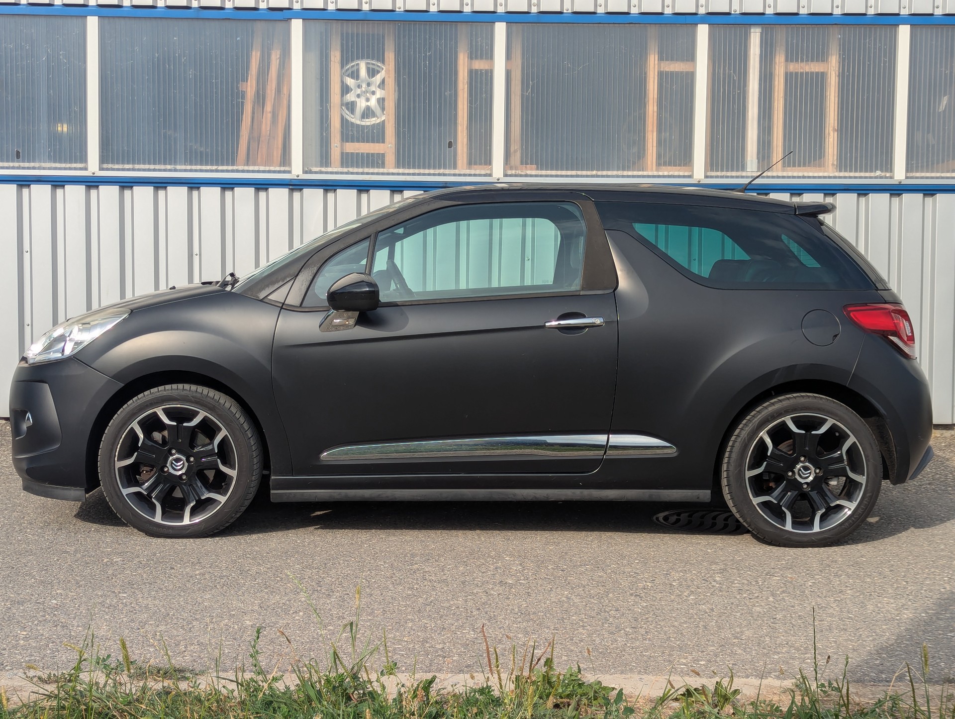DS AUTOMOBILES DS3 1.6 THP Black & Silver-image-8