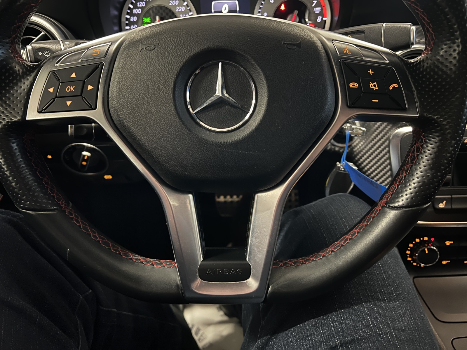 MERCEDES-BENZ A 250 AMG Line 4Matic 7G-DCT-image-16