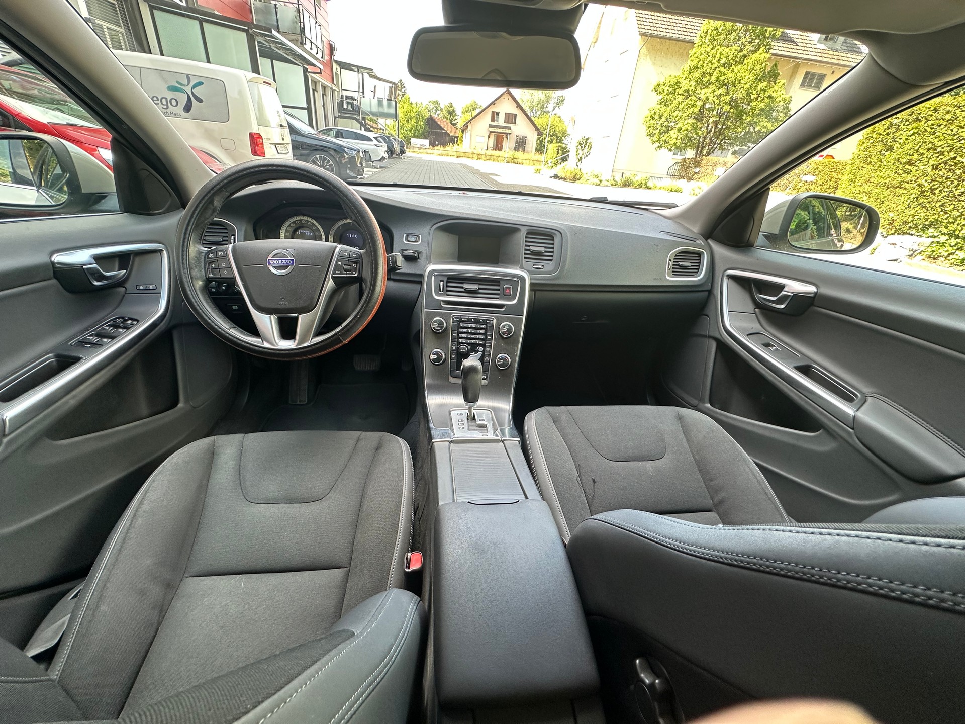 VOLVO S60 D3 Summum Geartronic-image-10